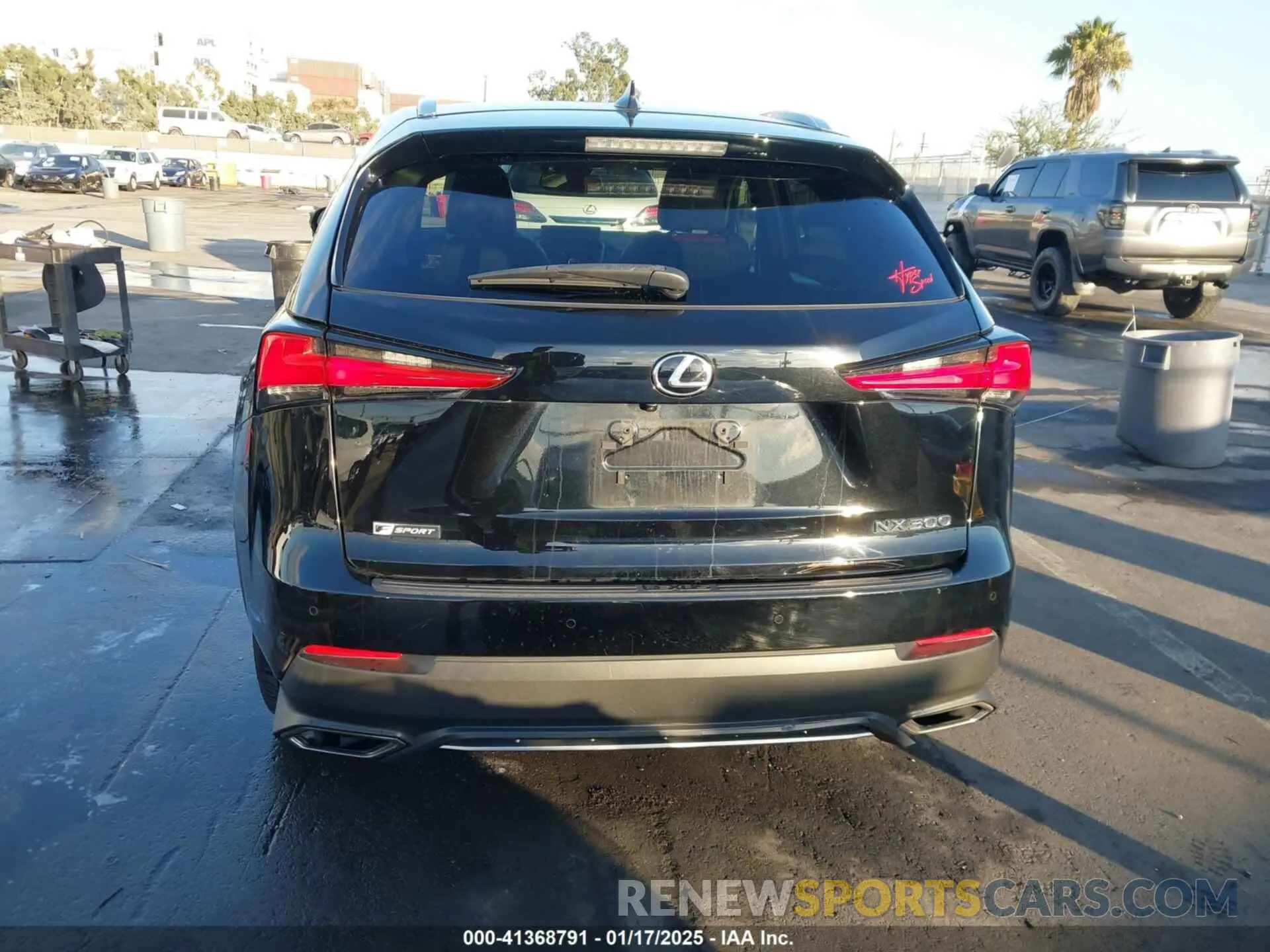 17 fotografías del automóvil dañado JTJSARBZ4M2179737 LEXUS NX 300 2021