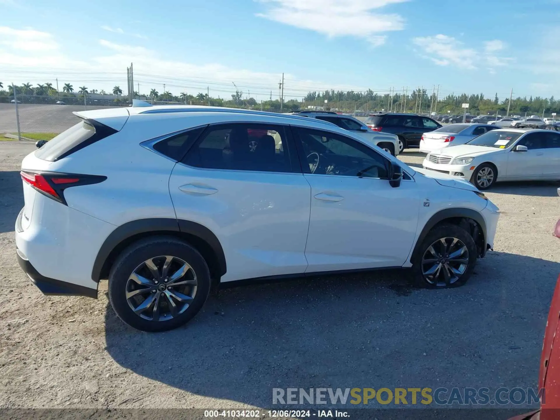 13 fotografías del automóvil dañado JTJSARBZ8M2199988 LEXUS NX 300 2021
