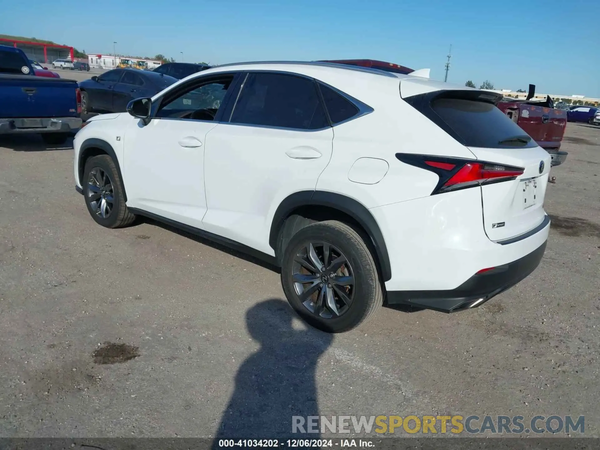 3 fotografías del automóvil dañado JTJSARBZ8M2199988 LEXUS NX 300 2021