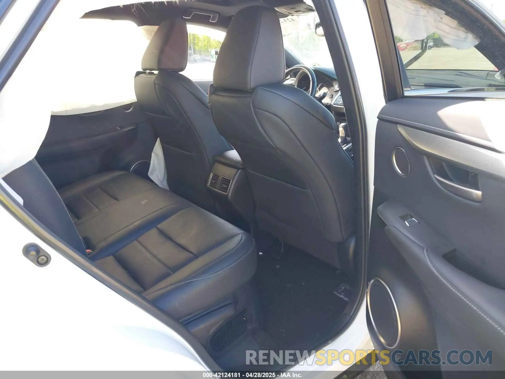8 fotografías del automóvil dañado JTJSARDZ1M5023053 LEXUS NX 300 2021