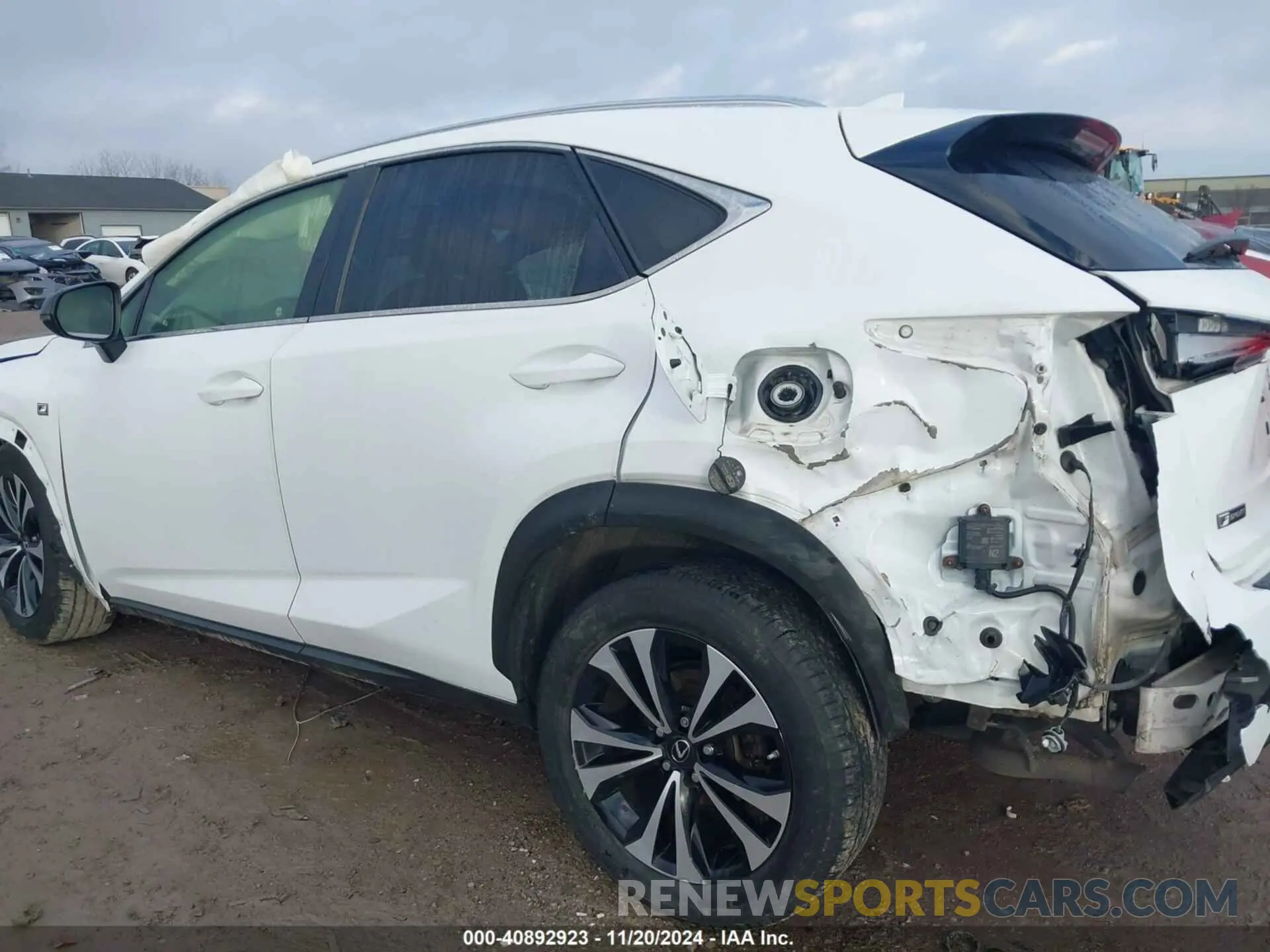 14 fotografías del automóvil dañado JTJSARDZ5M2239697 LEXUS NX 300 2021