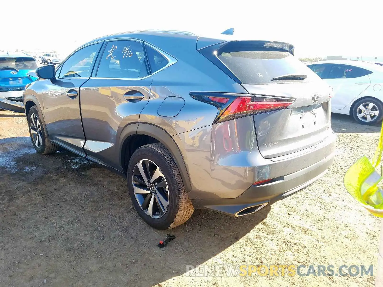 3 fotografías del automóvil dañado JTJYARBZ7K2146139 LEXUS NX 300 BAS 2019