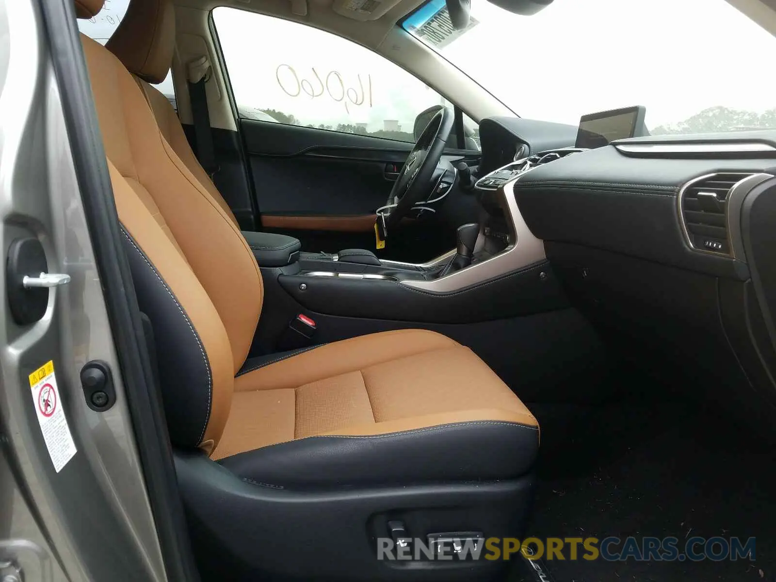 5 fotografías del automóvil dañado JTJYARBZ8K2149325 LEXUS NX 300 BAS 2019