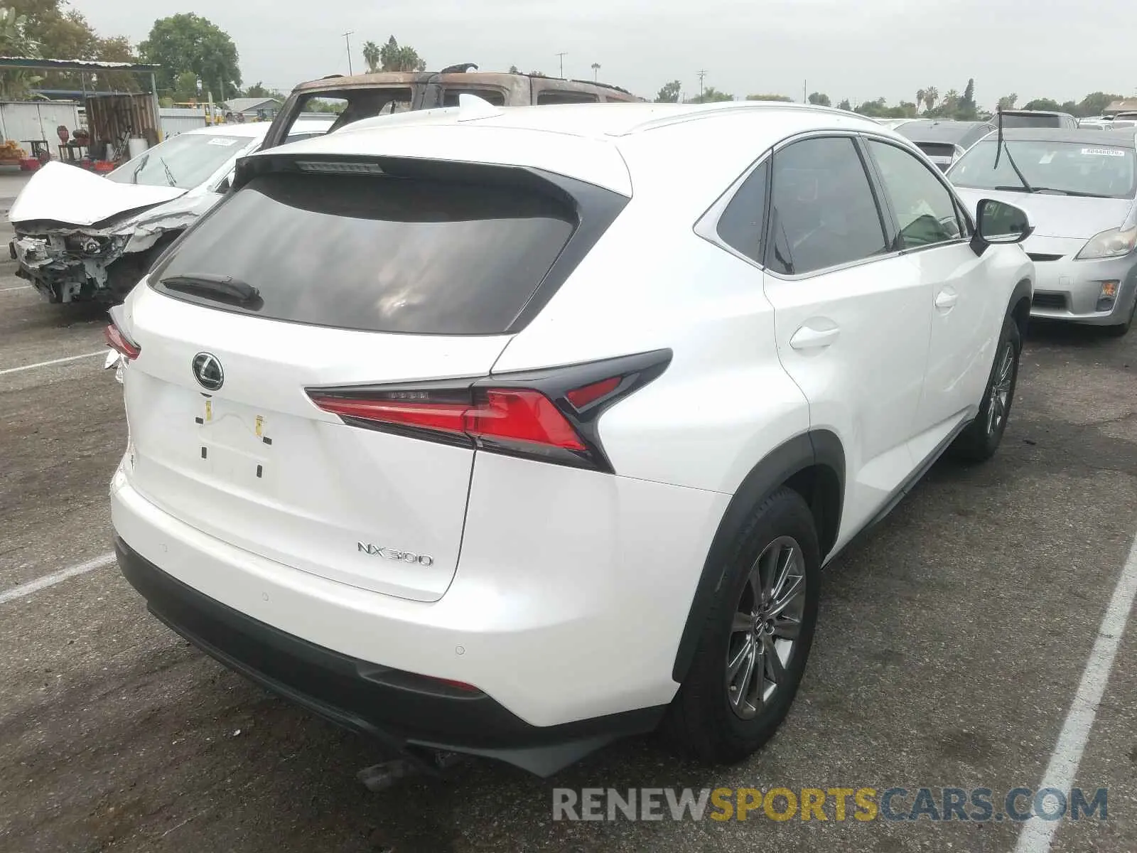 4 fotografías del automóvil dañado JTJYARBZ9K2148118 LEXUS NX 300 BAS 2019