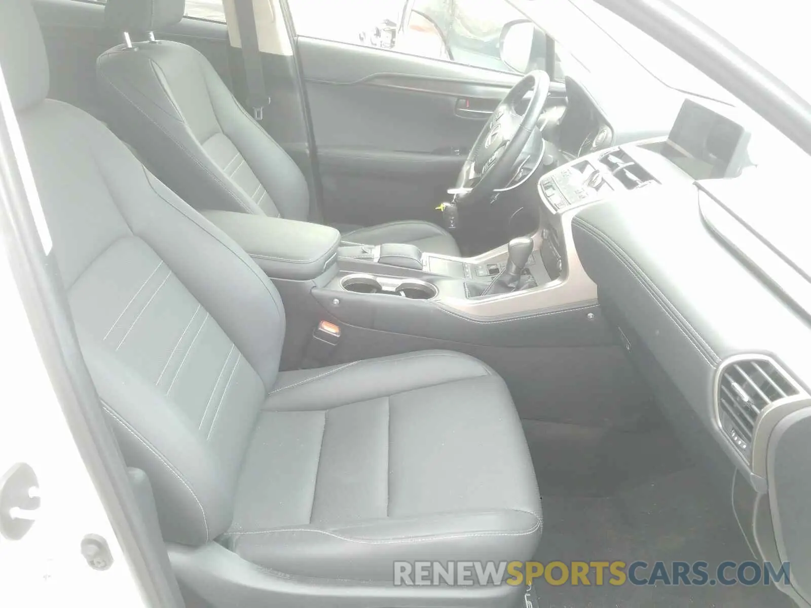 5 fotografías del automóvil dañado JTJYARBZ9K2148118 LEXUS NX 300 BAS 2019