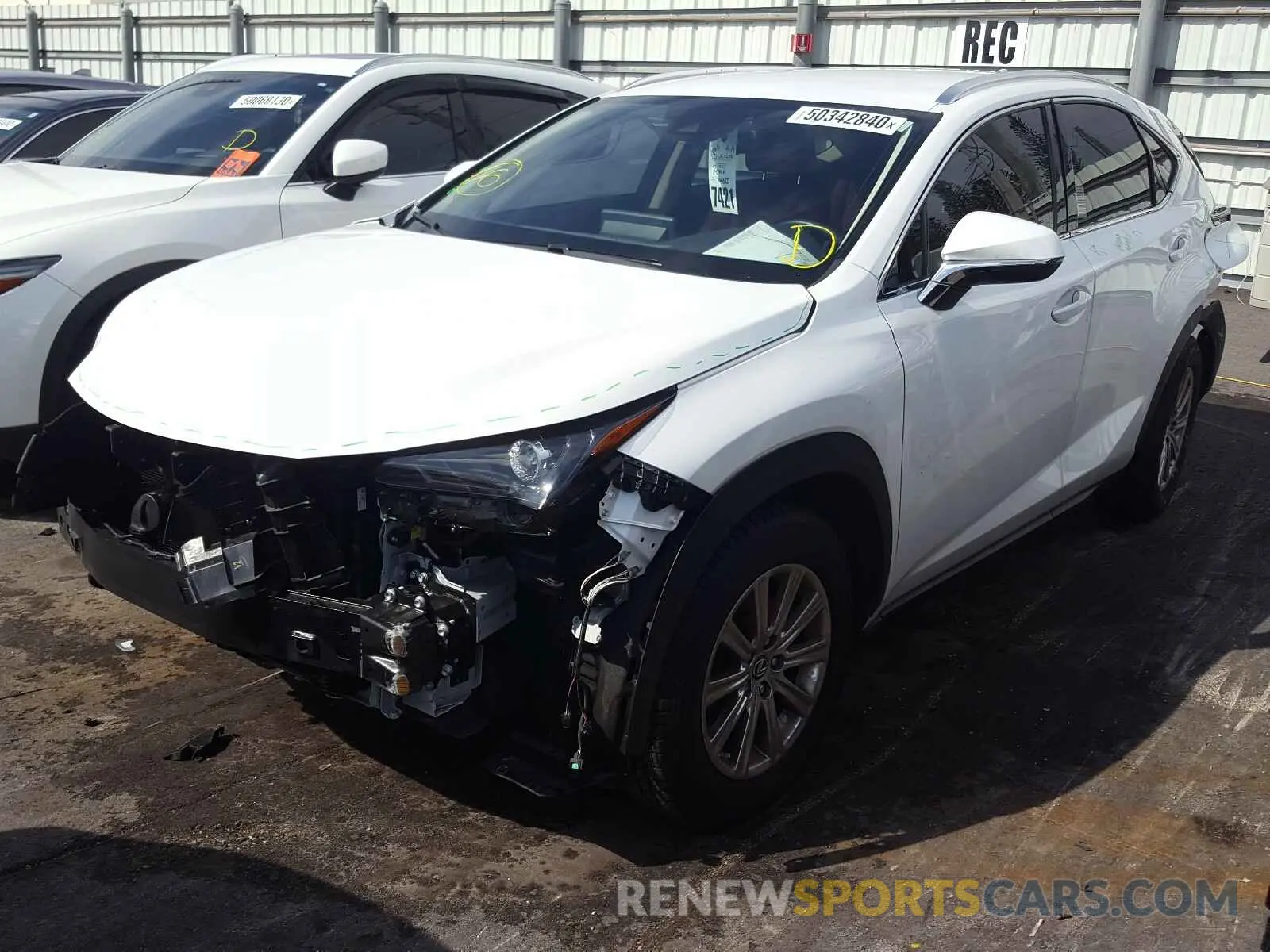 2 fotografías del automóvil dañado JTJAARBZ6L5006049 LEXUS NX 300 BAS 2020
