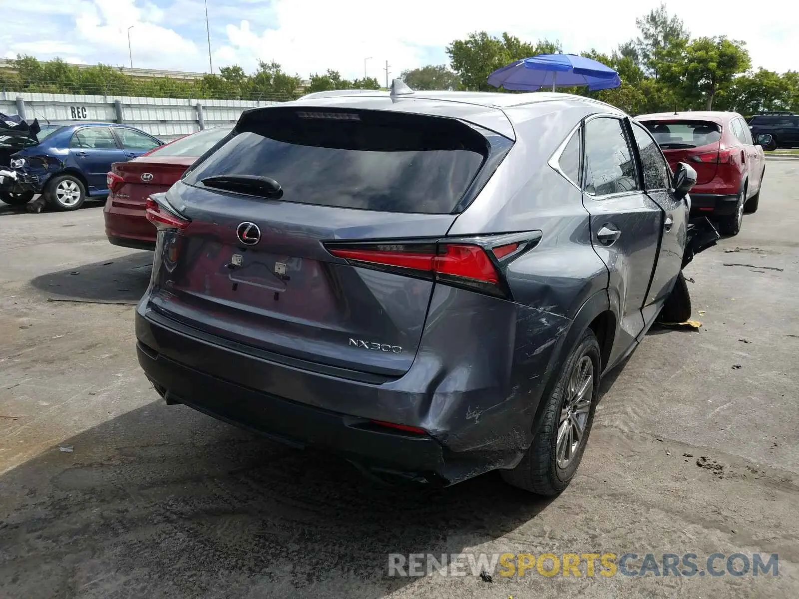 4 fotografías del automóvil dañado JTJAARBZ8L5004366 LEXUS NX 300 BAS 2020
