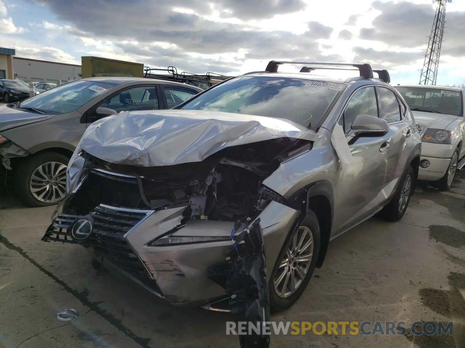 2 fotografías del automóvil dañado JTJAARBZ8L5015528 LEXUS NX 300 BAS 2020