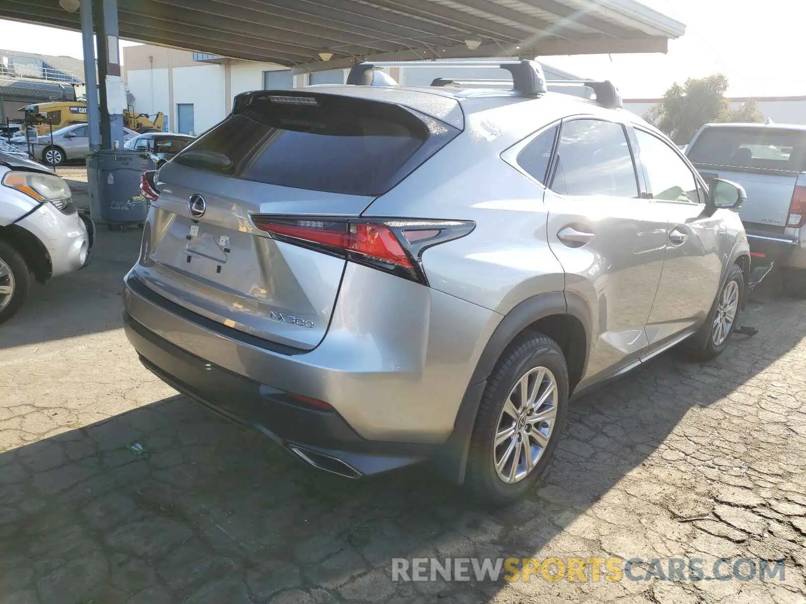 4 fotografías del automóvil dañado JTJAARBZ8L5015528 LEXUS NX 300 BAS 2020