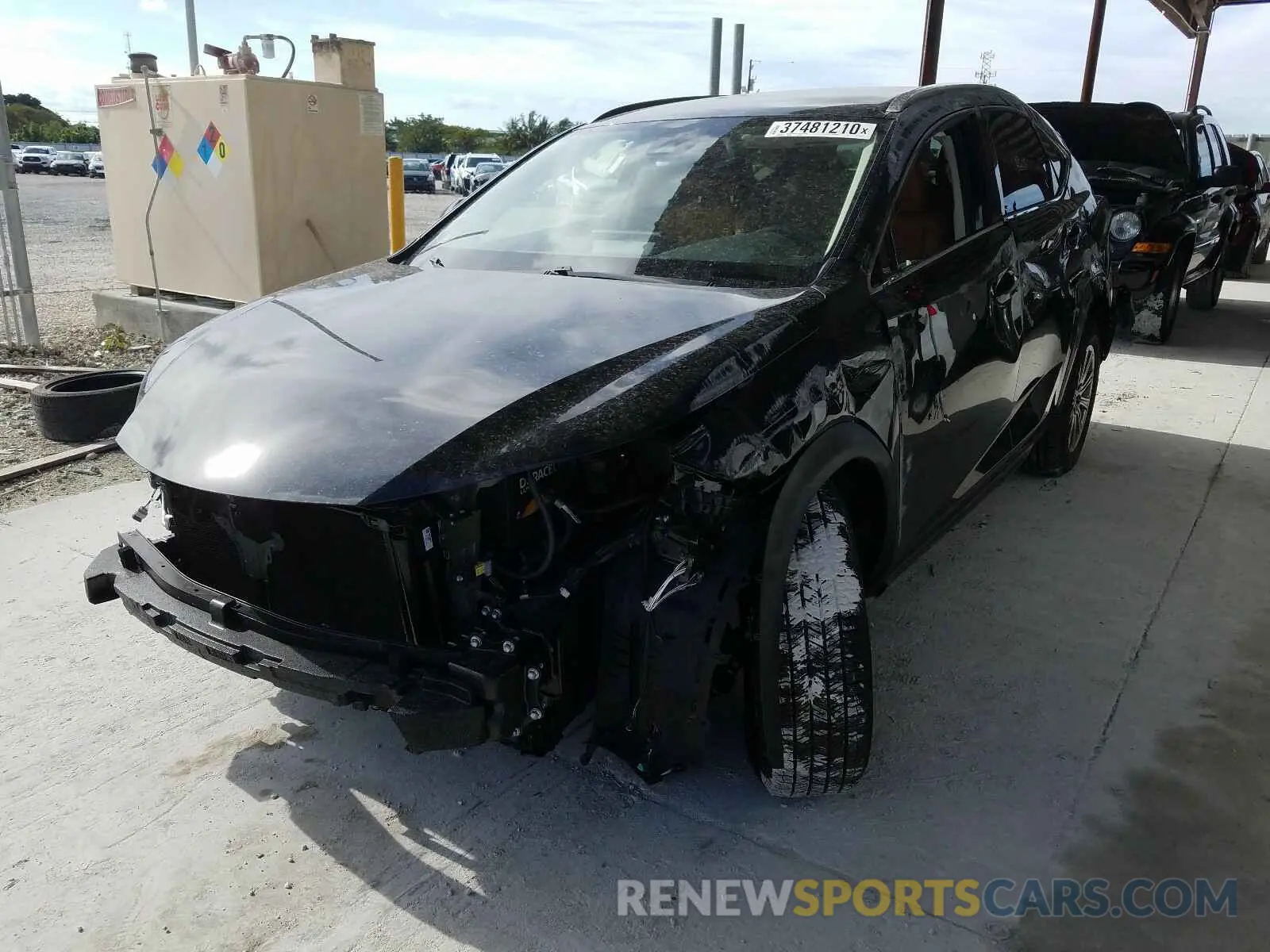 2 fotografías del automóvil dañado JTJAARBZ9L5005669 LEXUS NX 300 BAS 2020