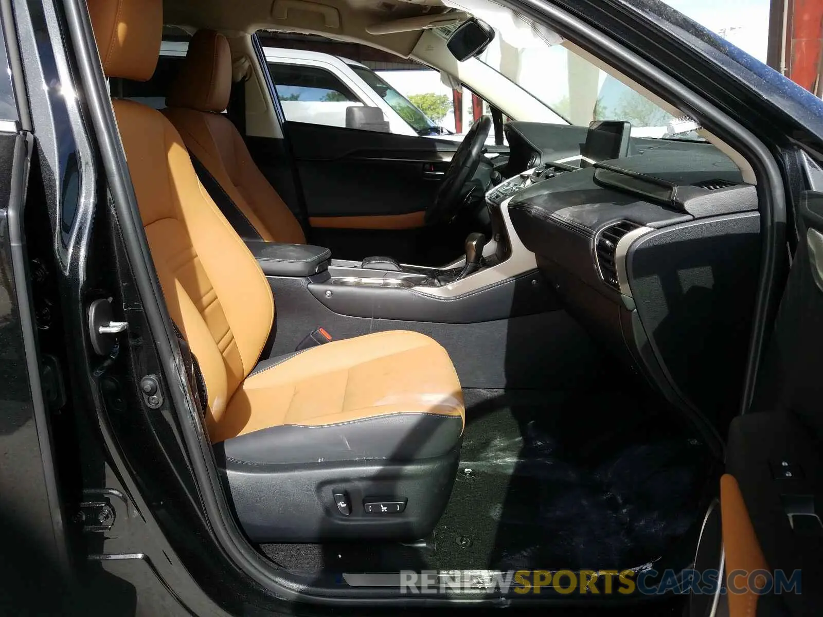 5 fotografías del automóvil dañado JTJAARBZ9L5005669 LEXUS NX 300 BAS 2020