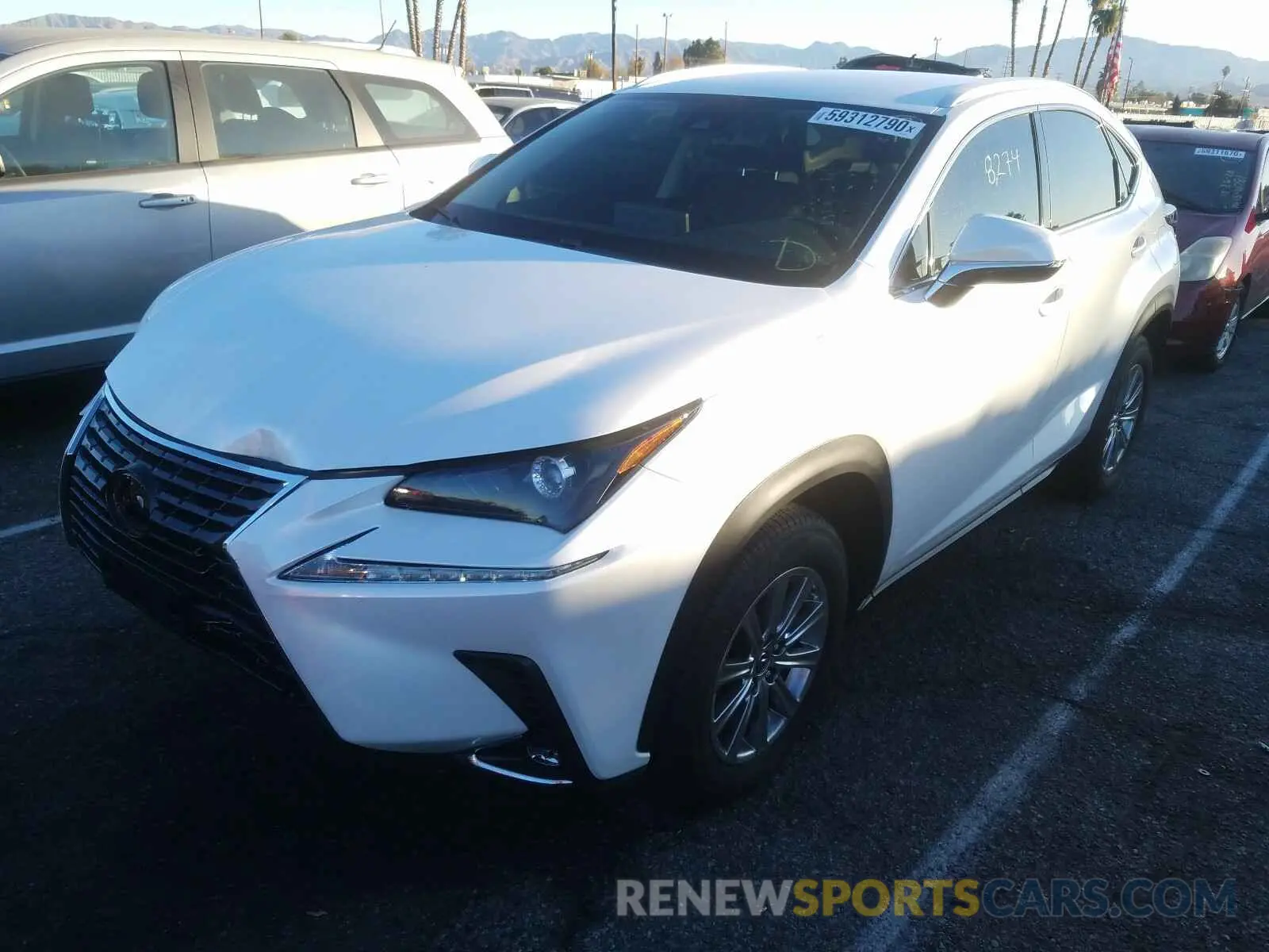 2 fotografías del automóvil dañado JTJAARBZXL5000996 LEXUS NX 300 BAS 2020