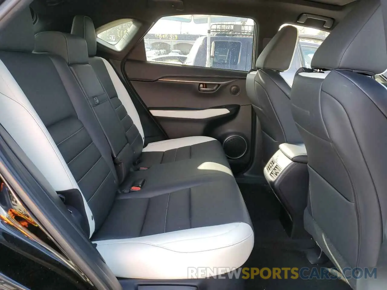 12 fotografías del automóvil dañado JTJSARBZ1L2169584 LEXUS NX 300 F S 2020
