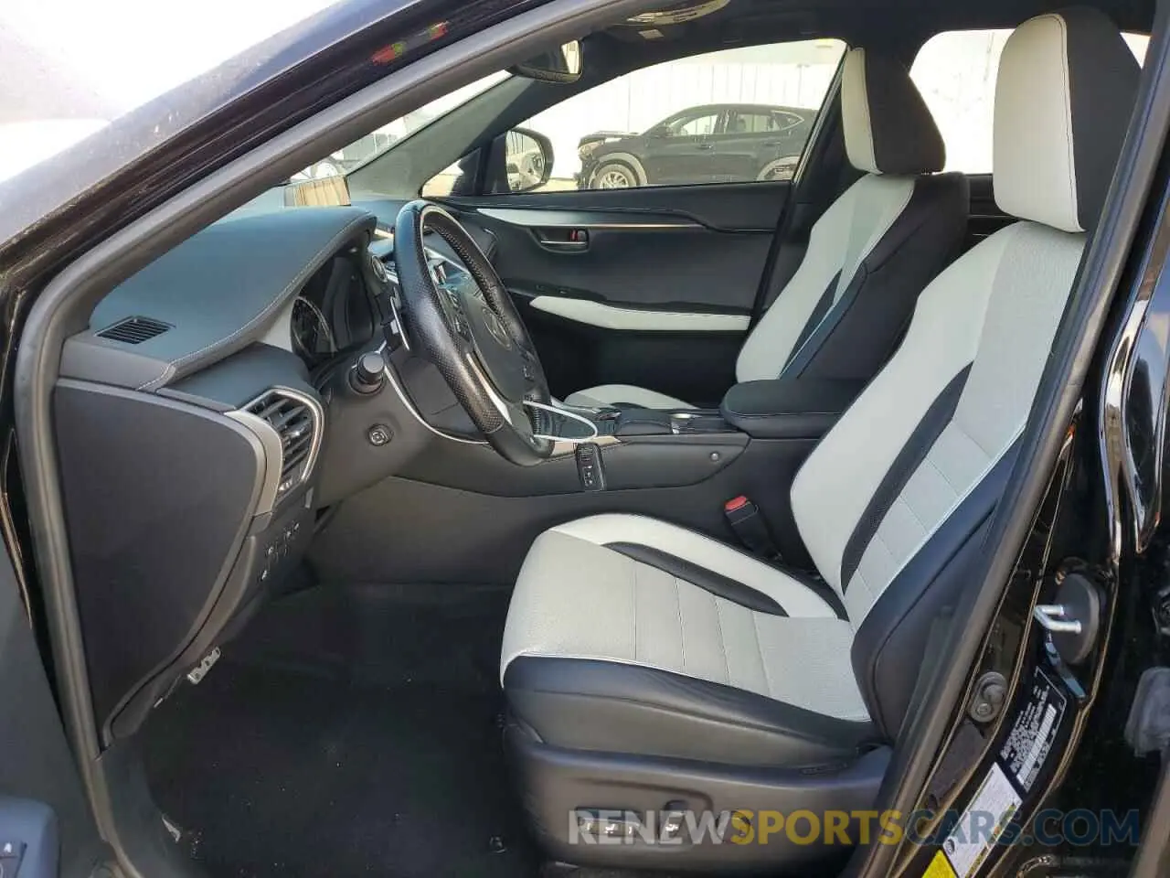 7 fotografías del automóvil dañado JTJSARBZ1L2169584 LEXUS NX 300 F S 2020