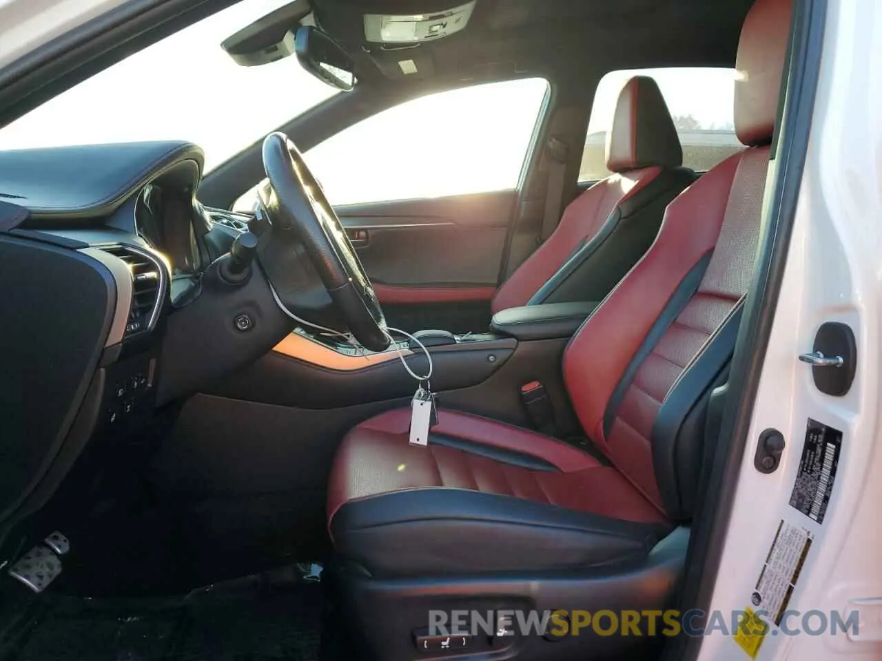 7 fotografías del automóvil dañado JTJSARDZ3L5016328 LEXUS NX 300 F S 2020