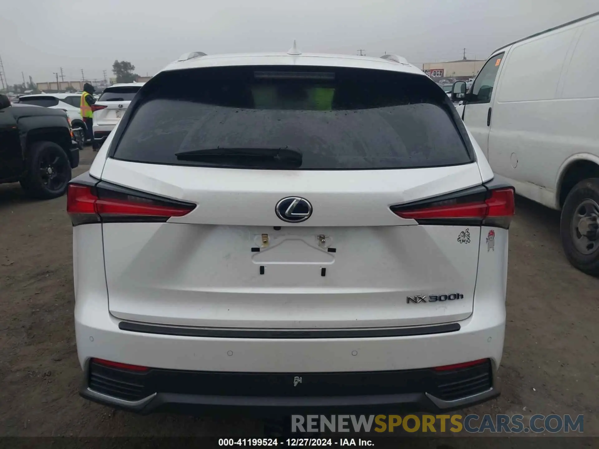 17 fotografías del automóvil dañado JTJBJRBZ2K2105844 LEXUS NX 300H 2019