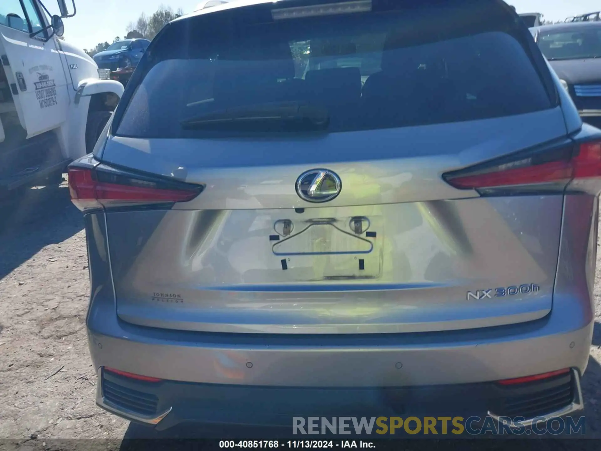 17 fotografías del automóvil dañado JTJBJRBZ9K2097192 LEXUS NX 300H 2019
