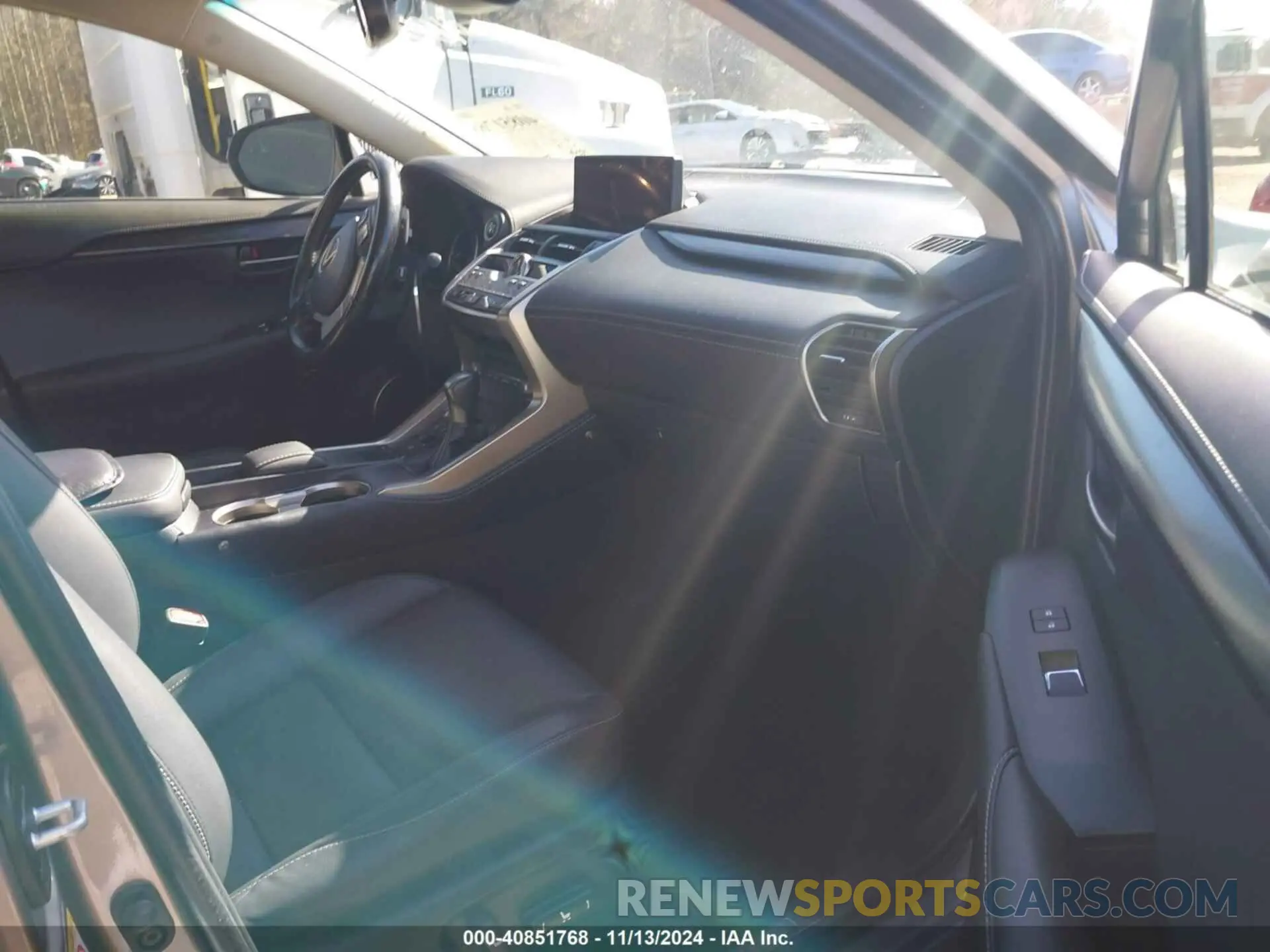 5 fotografías del automóvil dañado JTJBJRBZ9K2097192 LEXUS NX 300H 2019