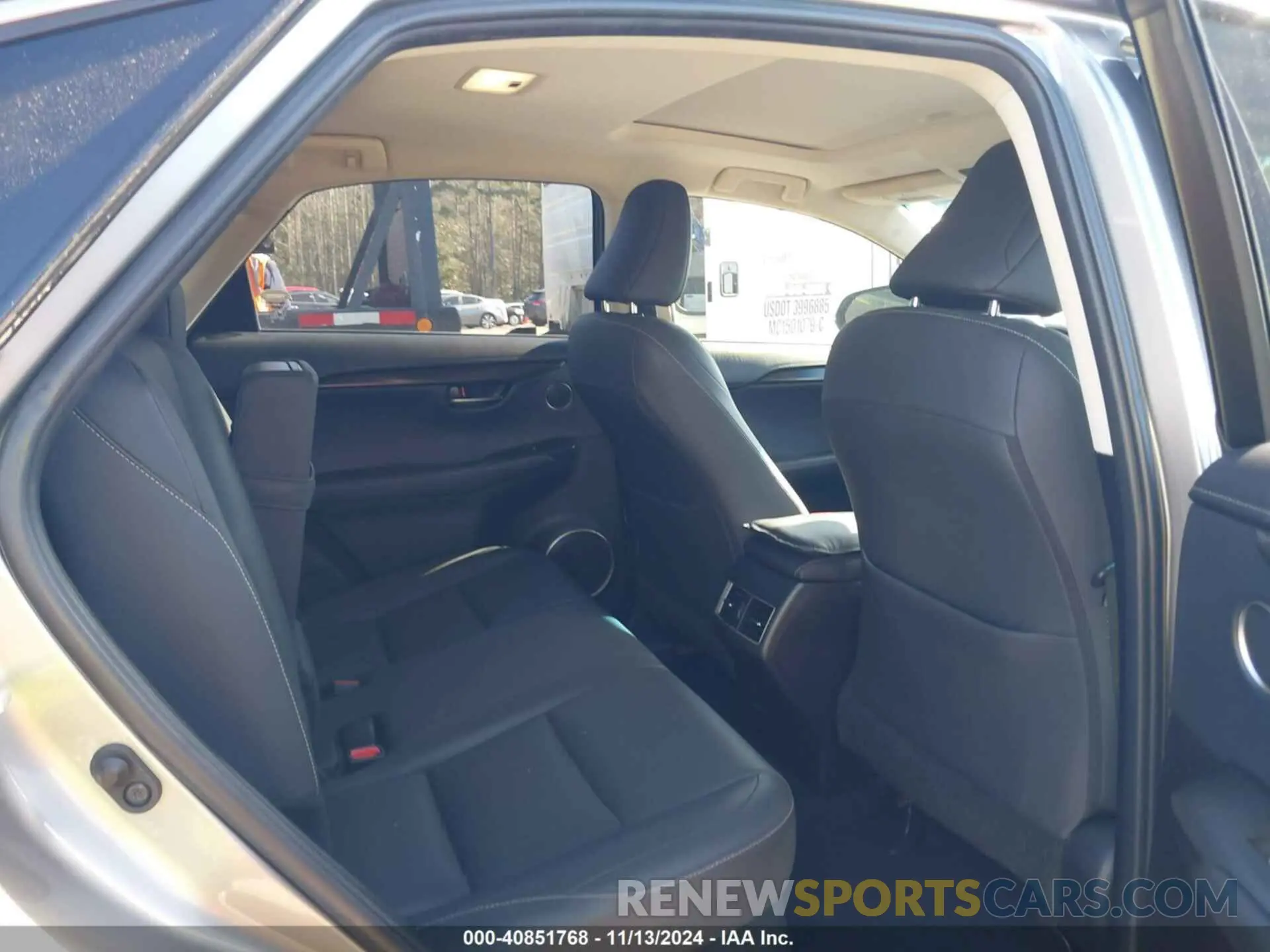 8 fotografías del automóvil dañado JTJBJRBZ9K2097192 LEXUS NX 300H 2019