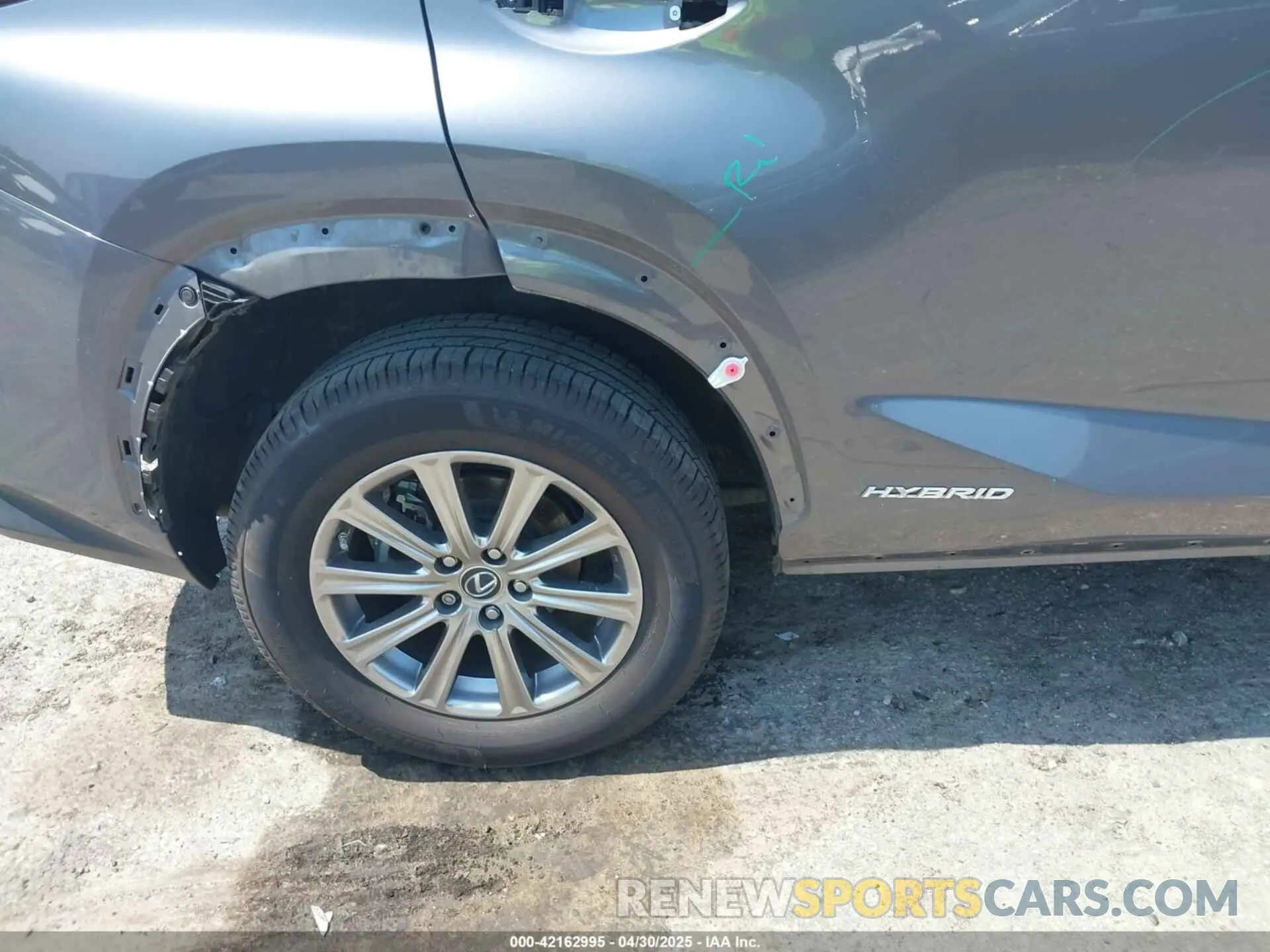 16 fotografías del automóvil dañado JTJBJRBZ9K2111639 LEXUS NX 300H 2019