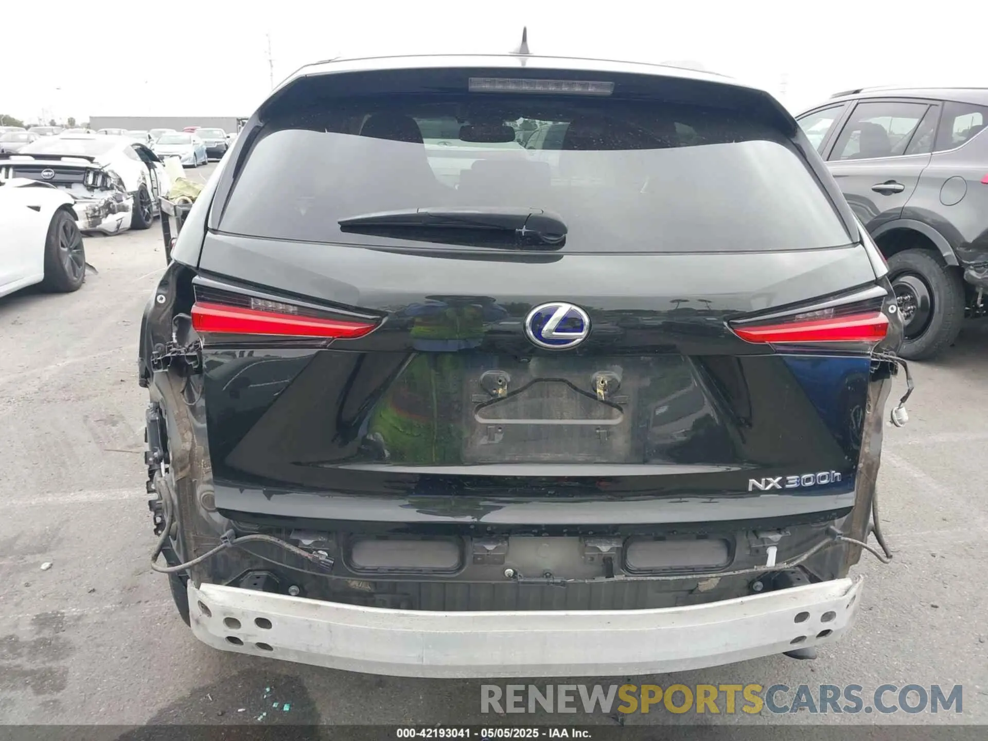 18 fotografías del automóvil dañado JTJDJRDZ6L2133315 LEXUS NX 300H 2020