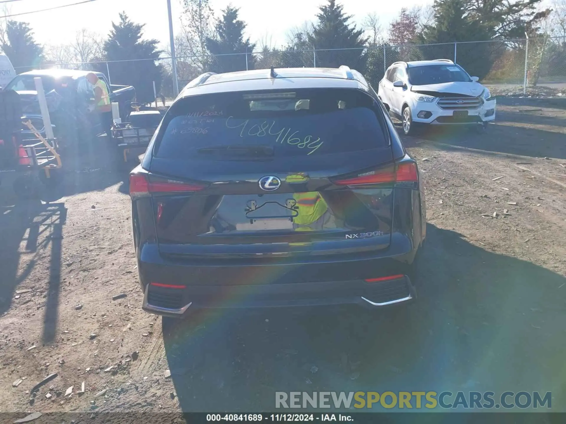 16 fotografías del automóvil dañado JTJGJRDZ3L2143992 LEXUS NX 300H 2020