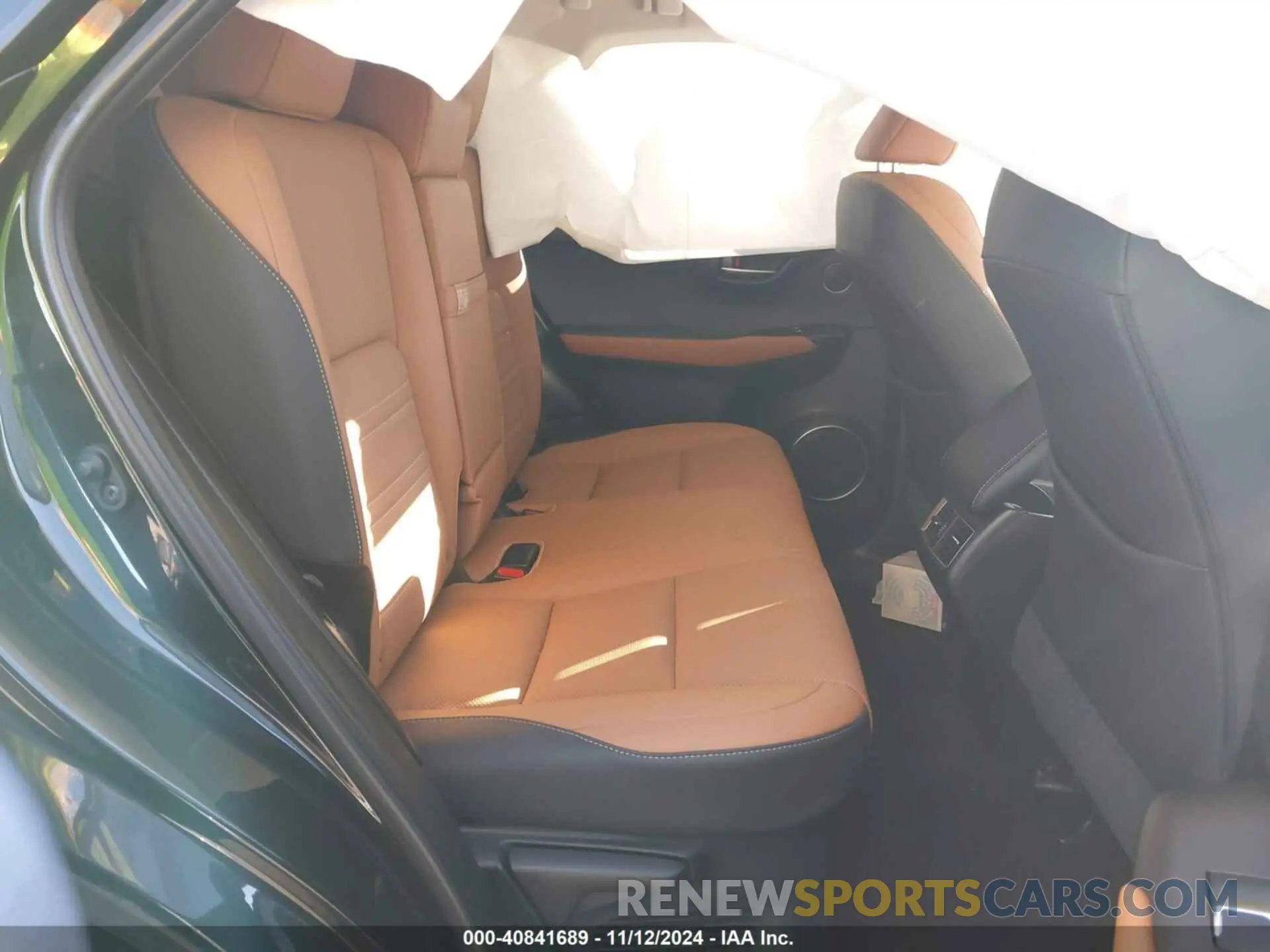 8 fotografías del automóvil dañado JTJGJRDZ3L2143992 LEXUS NX 300H 2020