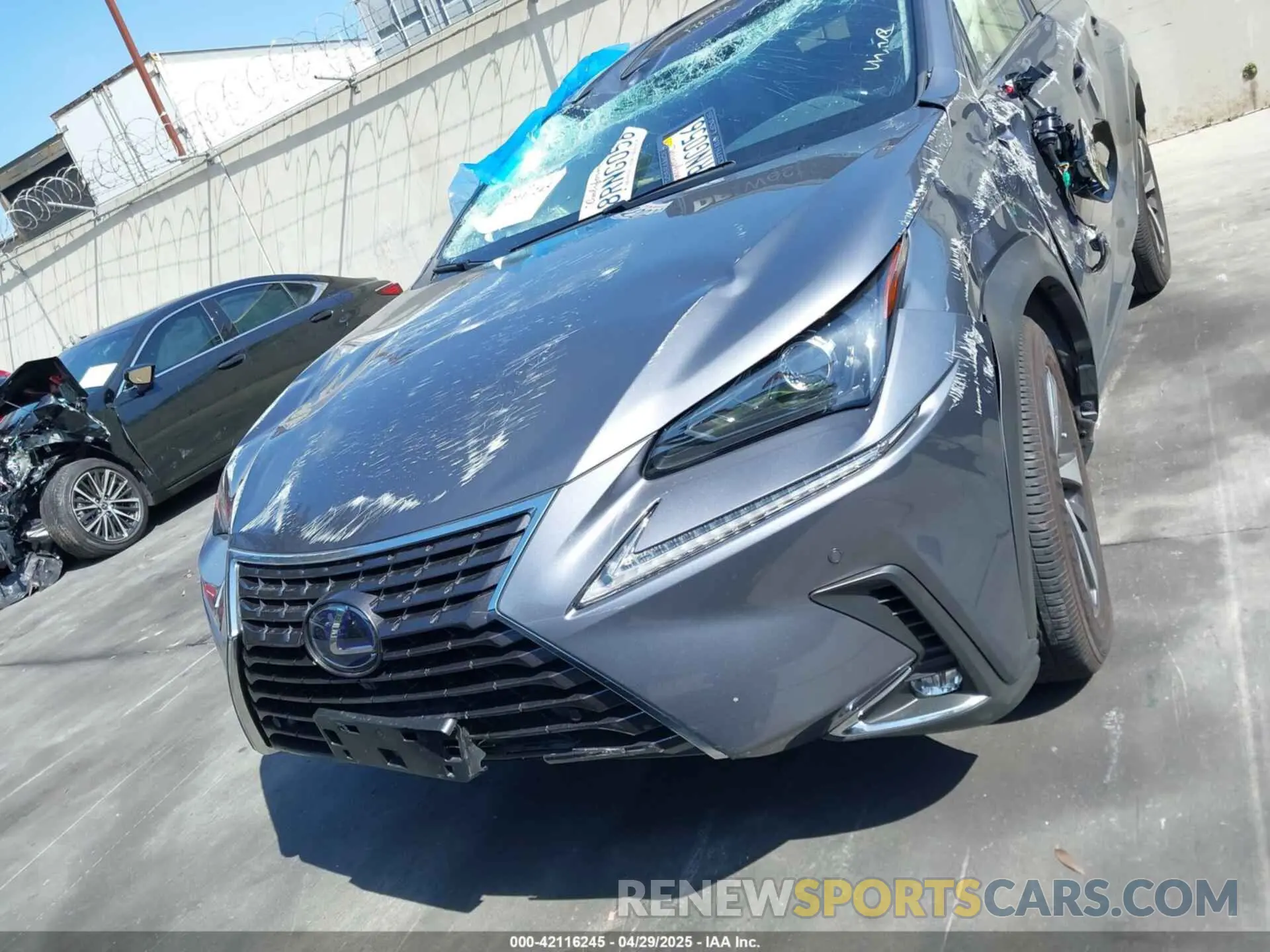 11 fotografías del automóvil dañado JTJGJRDZ7L5008111 LEXUS NX 300H 2020