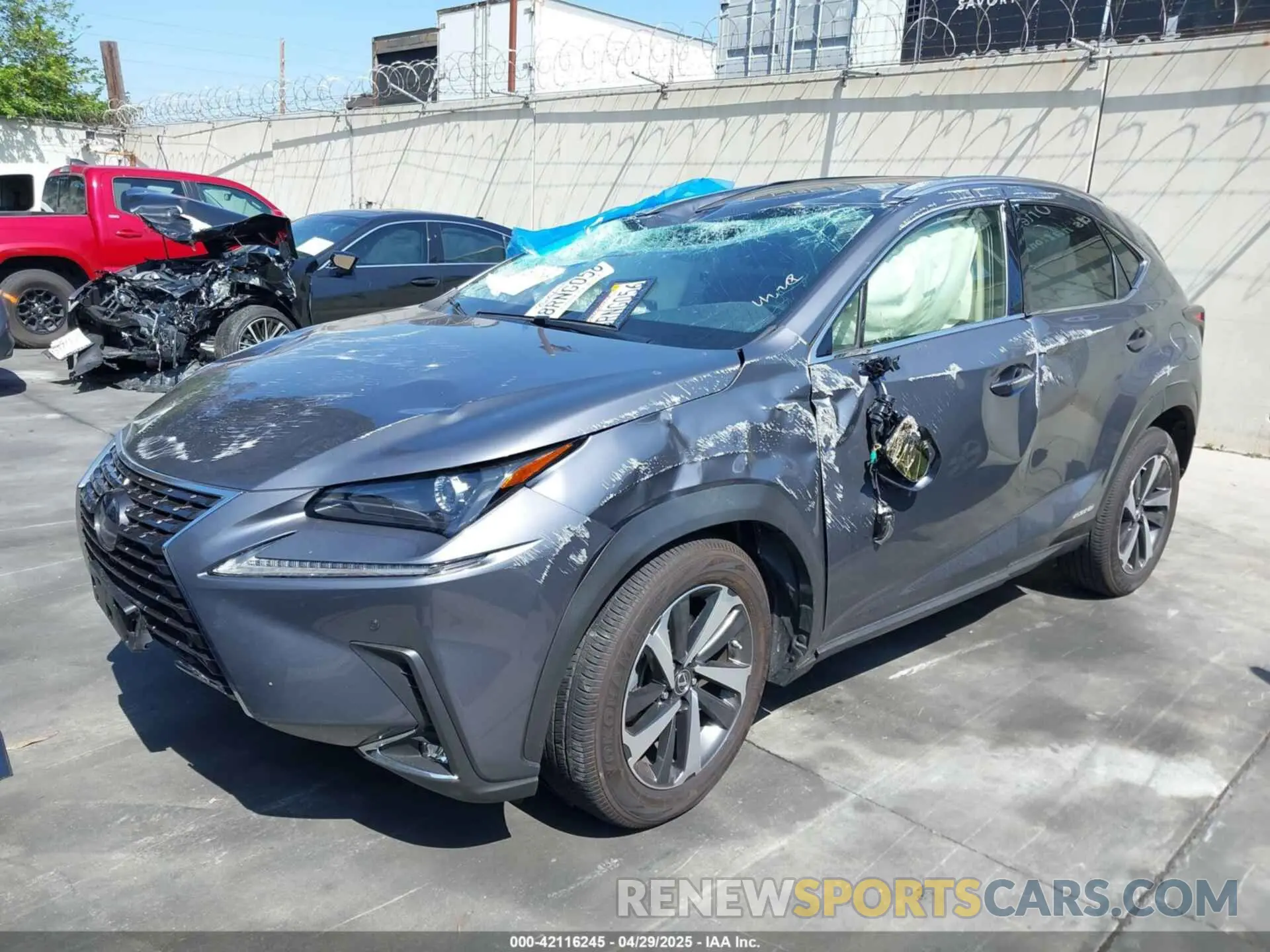 2 fotografías del automóvil dañado JTJGJRDZ7L5008111 LEXUS NX 300H 2020
