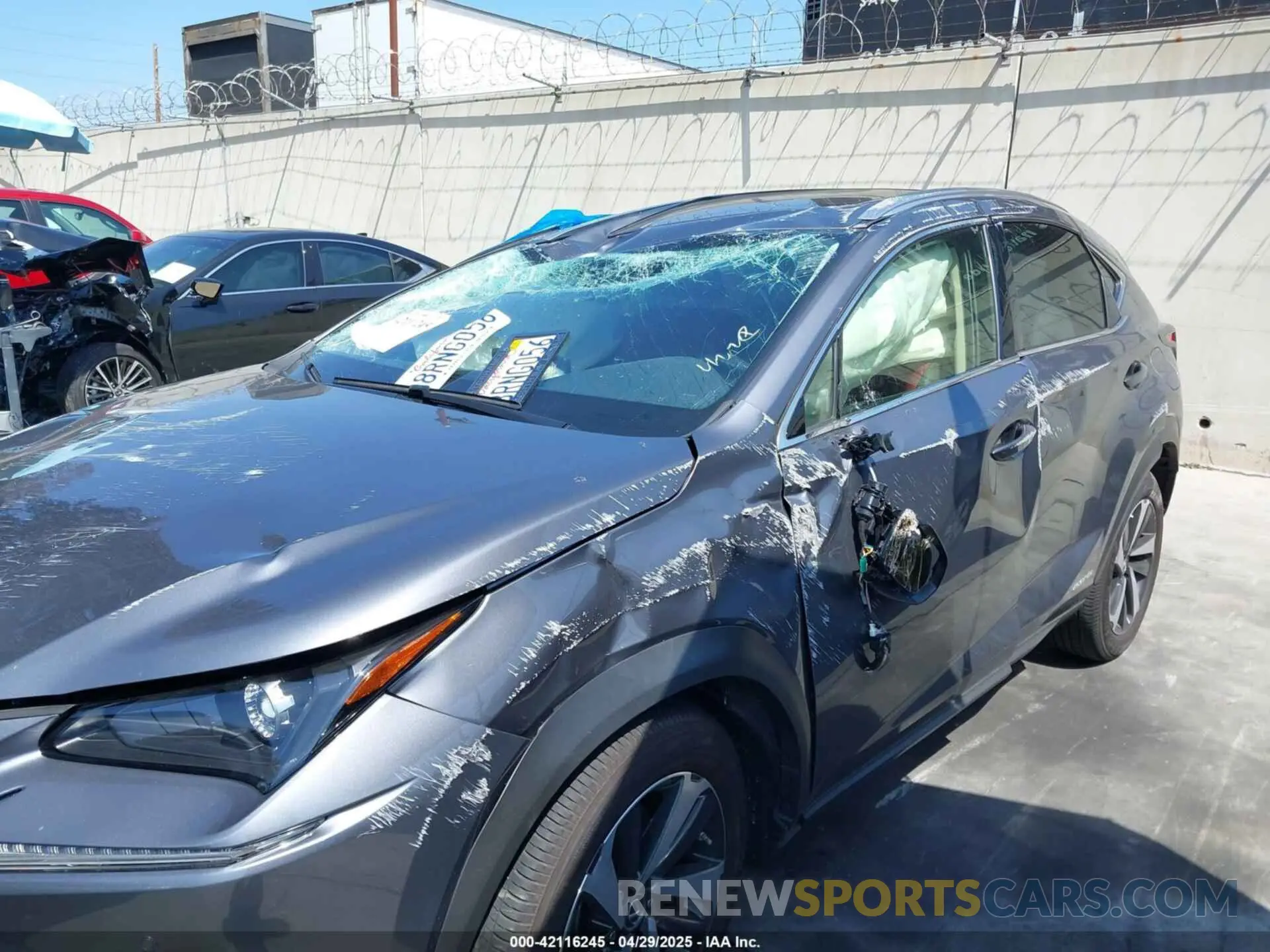 6 fotografías del automóvil dañado JTJGJRDZ7L5008111 LEXUS NX 300H 2020