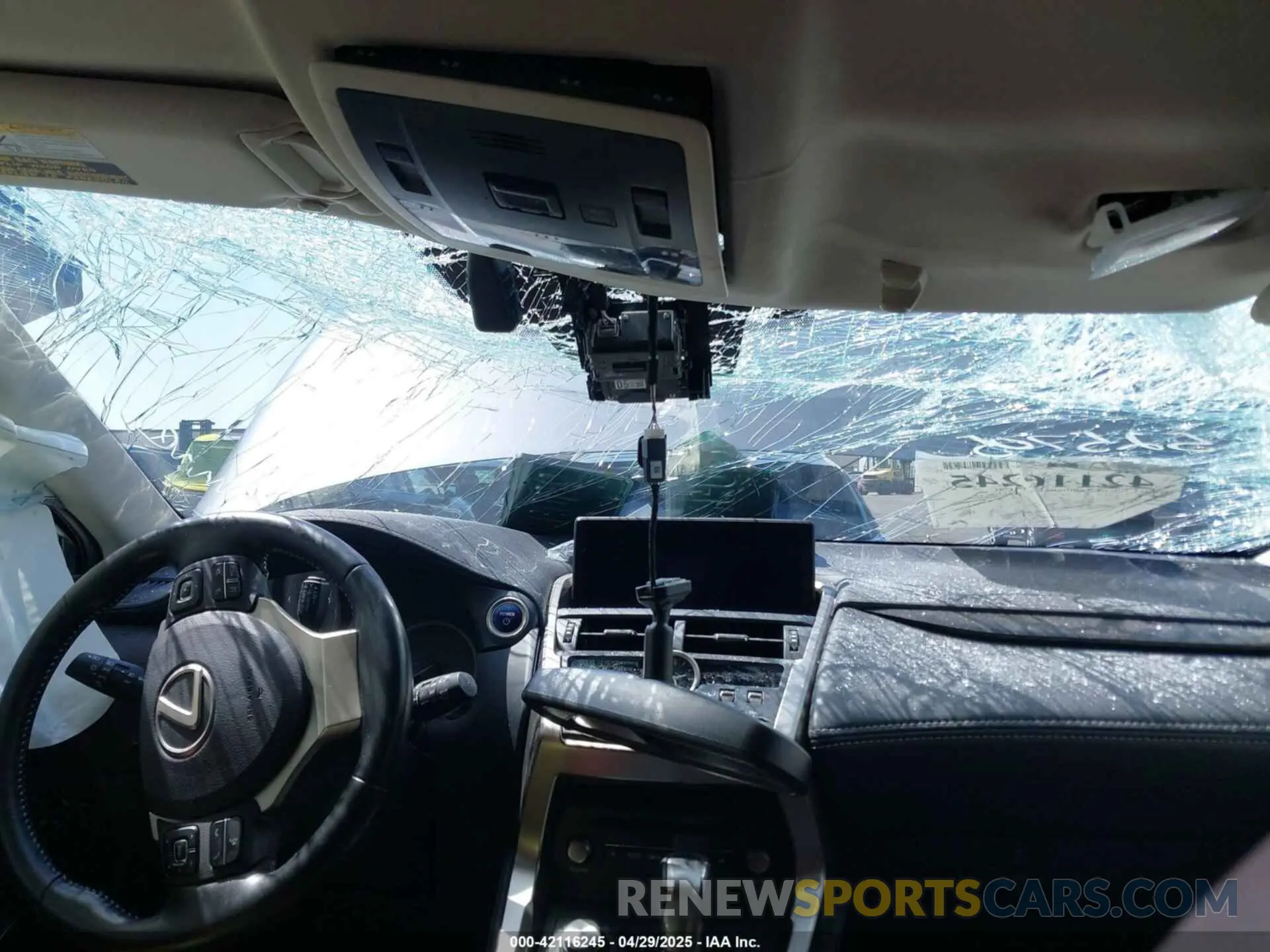 7 fotografías del automóvil dañado JTJGJRDZ7L5008111 LEXUS NX 300H 2020