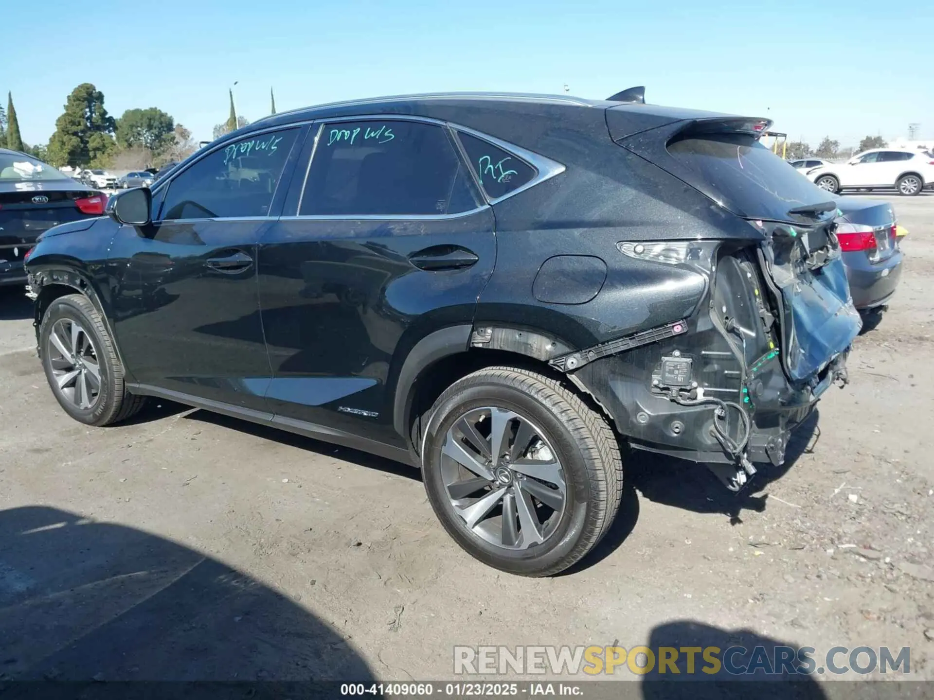 14 fotografías del automóvil dañado JTJGJRDZ8L2146600 LEXUS NX 300H 2020
