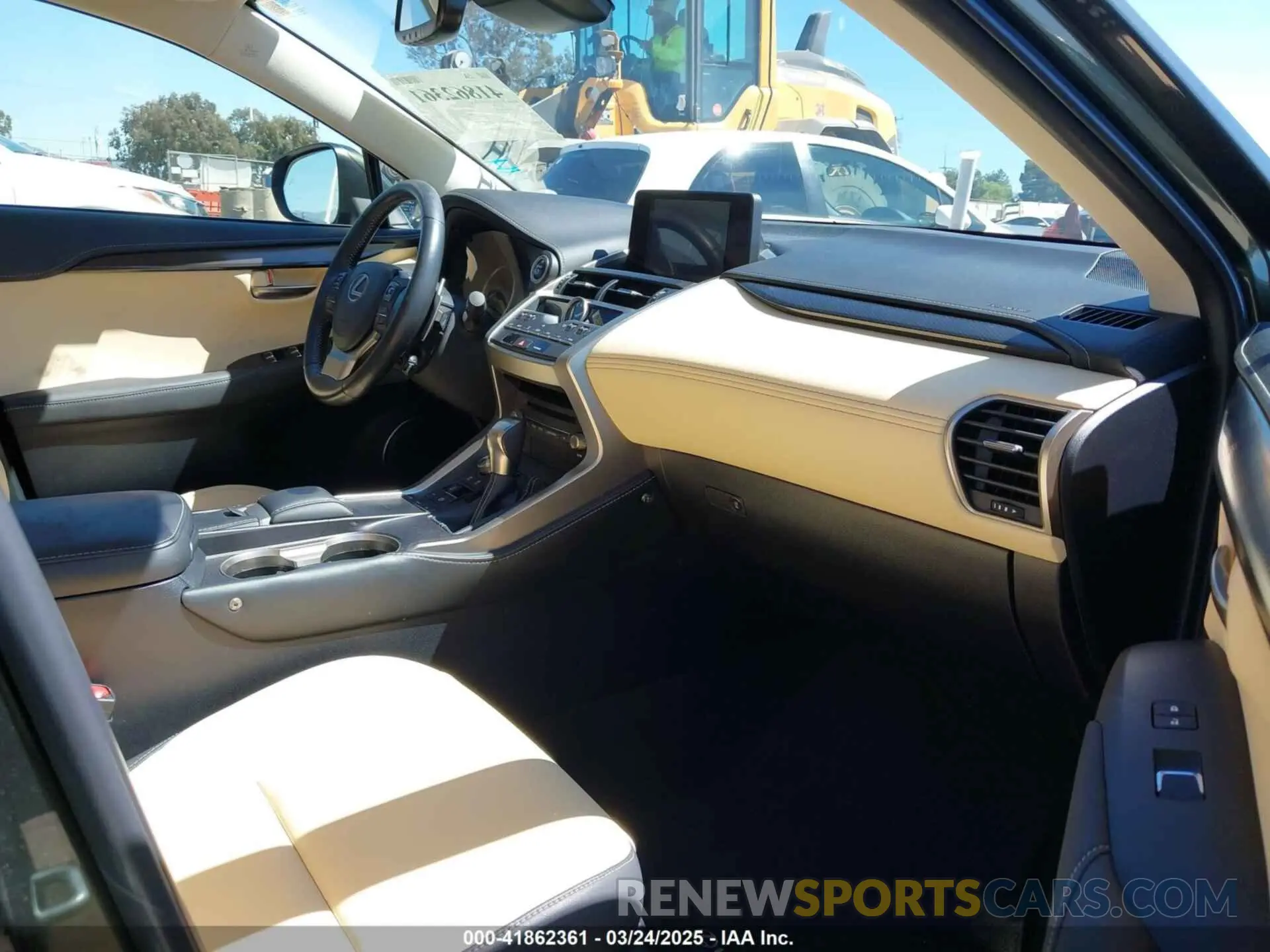 5 fotografías del automóvil dañado JTJDJRDZ9M2166973 LEXUS NX 300H 2021
