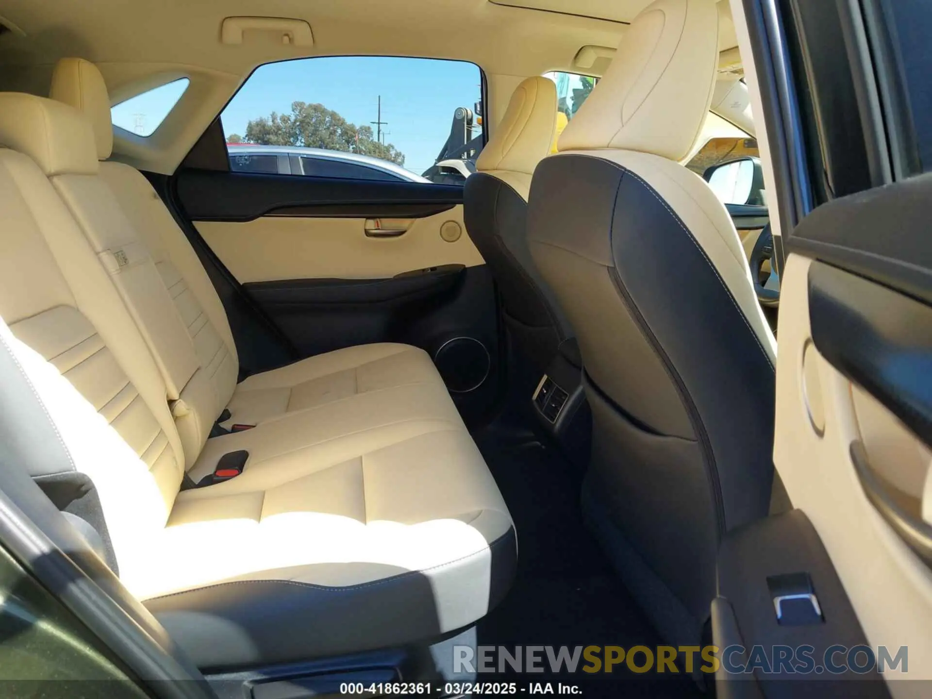 8 fotografías del automóvil dañado JTJDJRDZ9M2166973 LEXUS NX 300H 2021