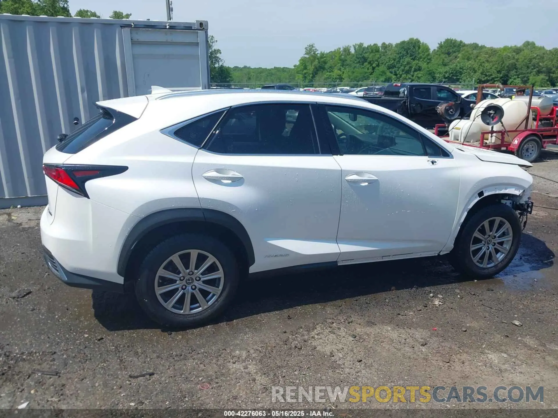 14 fotografías del automóvil dañado JTJDJRDZXM2167453 LEXUS NX 300H 2021