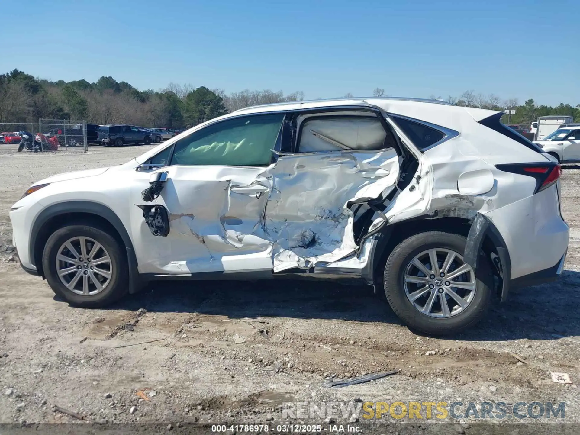 14 fotografías del automóvil dañado JTJDJRDZXM5011492 LEXUS NX 300H 2021