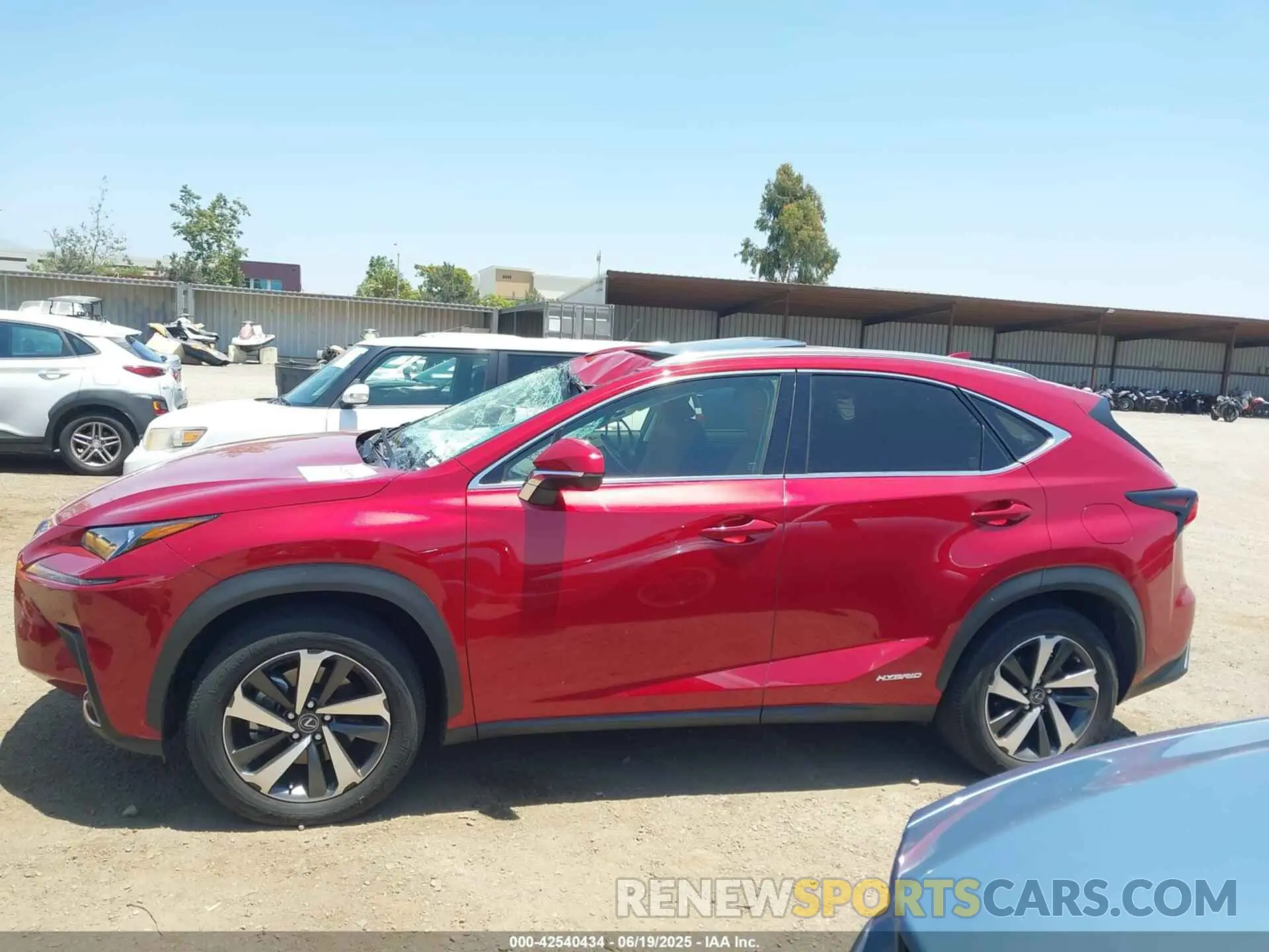 14 fotografías del automóvil dañado JTJGJRDZ0M2155082 LEXUS NX 300H 2021