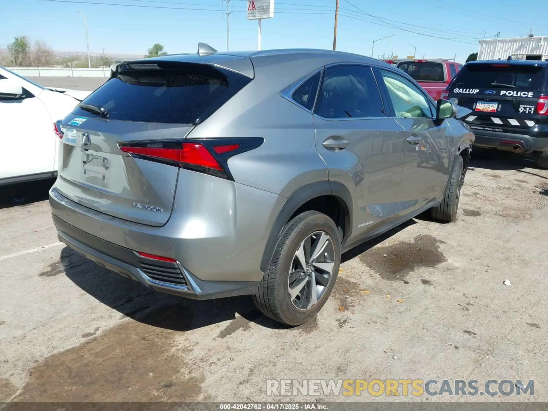 4 fotografías del automóvil dañado JTJGJRDZ0M2160847 LEXUS NX 300H 2021