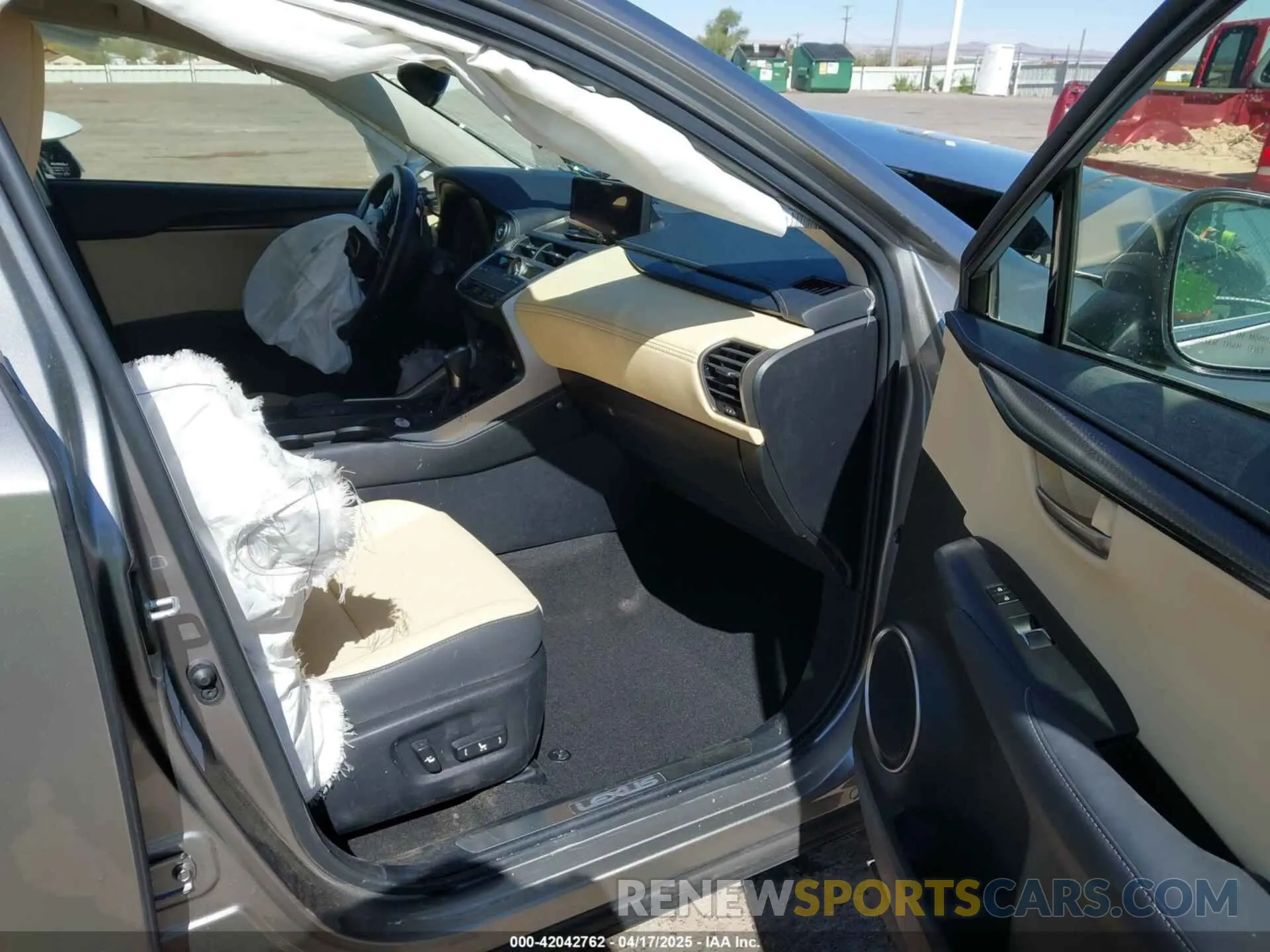 5 fotografías del automóvil dañado JTJGJRDZ0M2160847 LEXUS NX 300H 2021