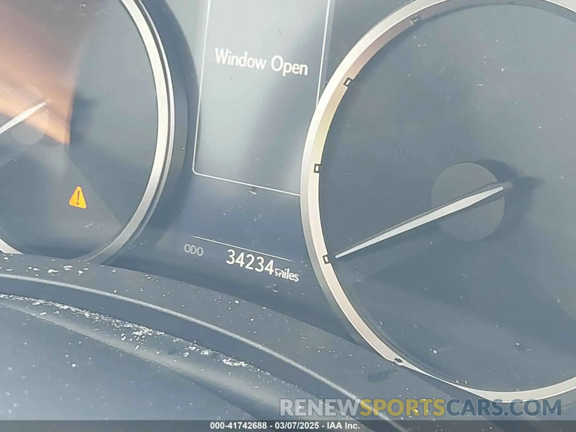 16 fotografías del automóvil dañado JTJGJRDZ3M2166674 LEXUS NX 300H 2021