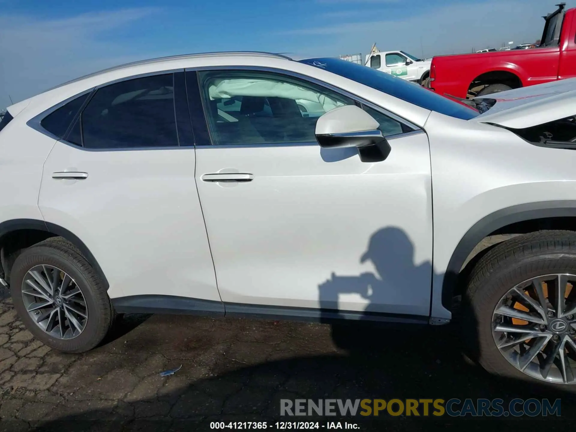 14 fotografías del automóvil dañado 2T2AGCEZ7NC002524 LEXUS NX 350 2022