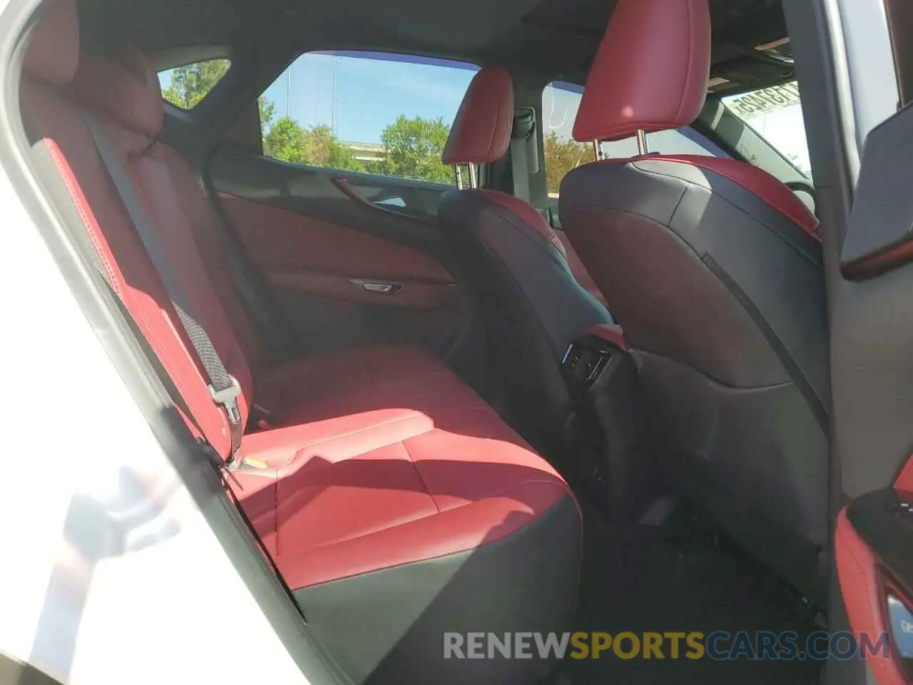 11 fotografías del automóvil dañado 2T2GGCEZ2NC005342 LEXUS NX 350 2022