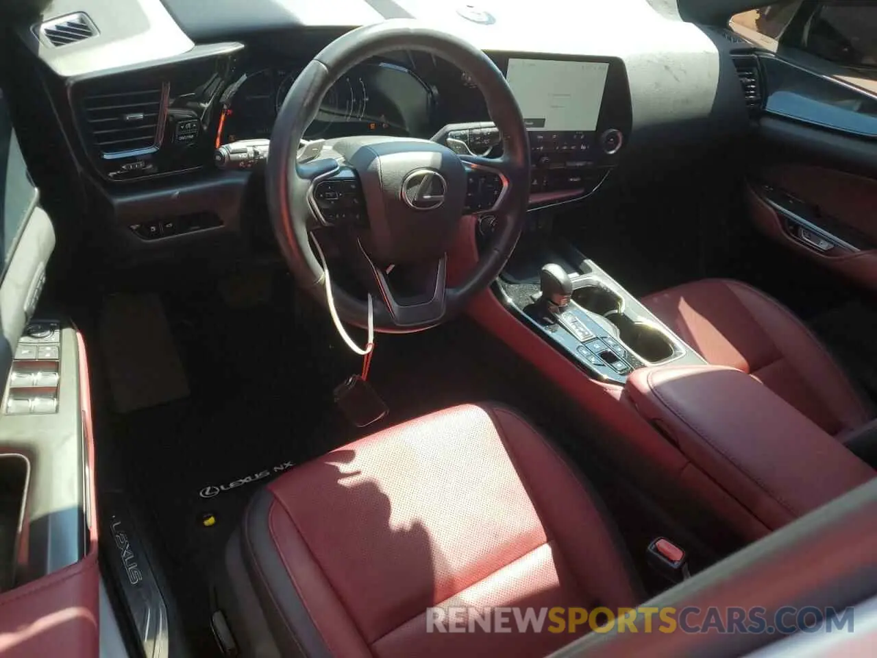 8 fotografías del automóvil dañado 2T2GGCEZ2NC005342 LEXUS NX 350 2022