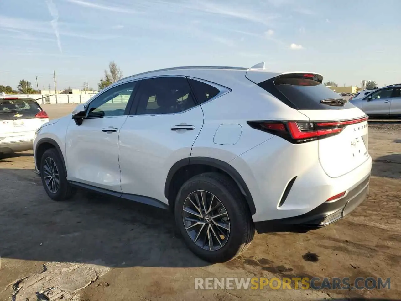 2 fotografías del automóvil dañado 2T2GGCEZ5NC002810 LEXUS NX 350 2022