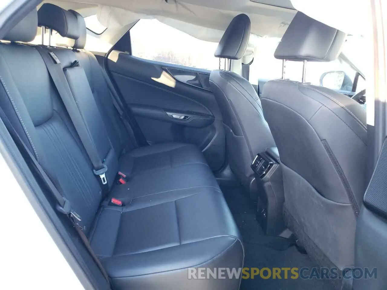 11 fotografías del automóvil dañado JTJAGCEZ8N5000392 LEXUS NX 350 2022