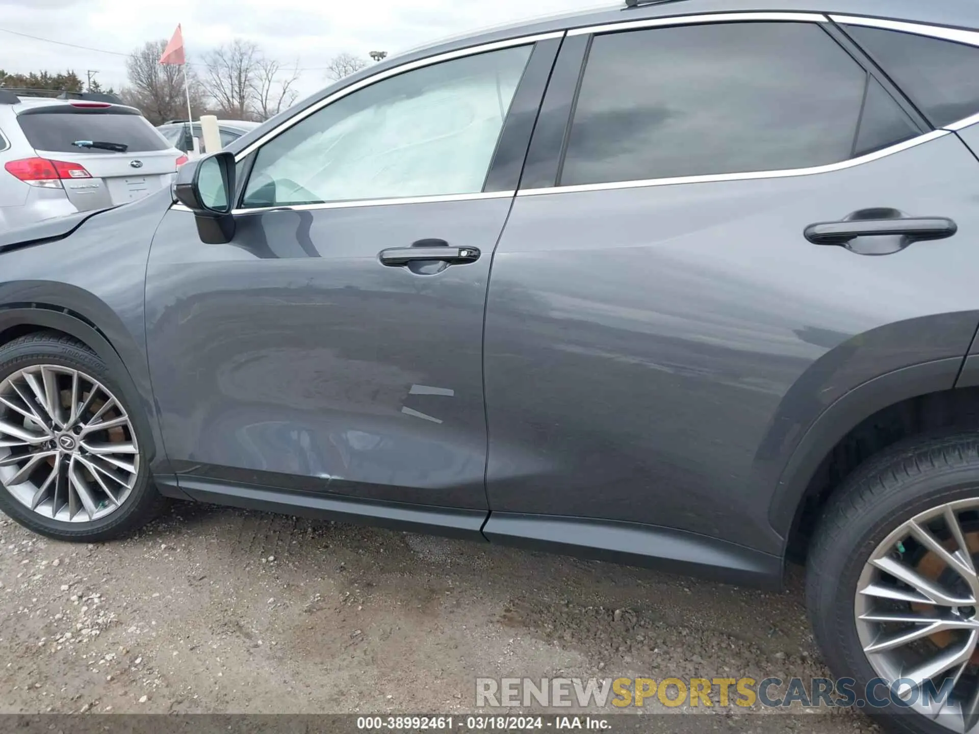 13 fotografías del automóvil dañado JTJGGCEZ0N2001581 LEXUS NX 350 2022