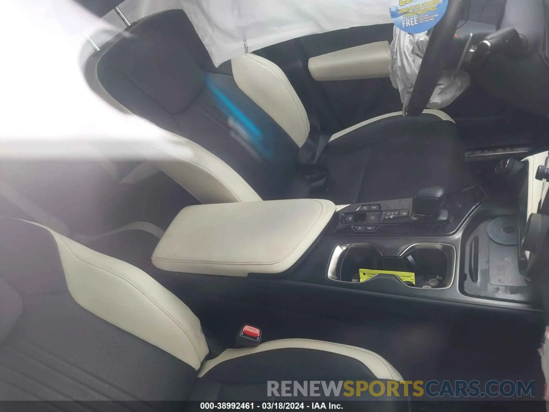 5 fotografías del automóvil dañado JTJGGCEZ0N2001581 LEXUS NX 350 2022