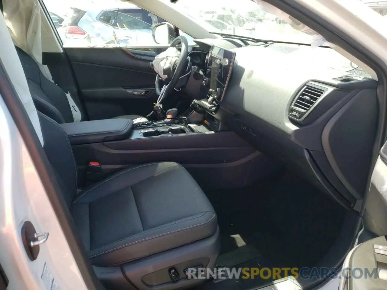 5 fotografías del automóvil dañado JTJGGCEZ3N2003230 LEXUS NX 350 2022