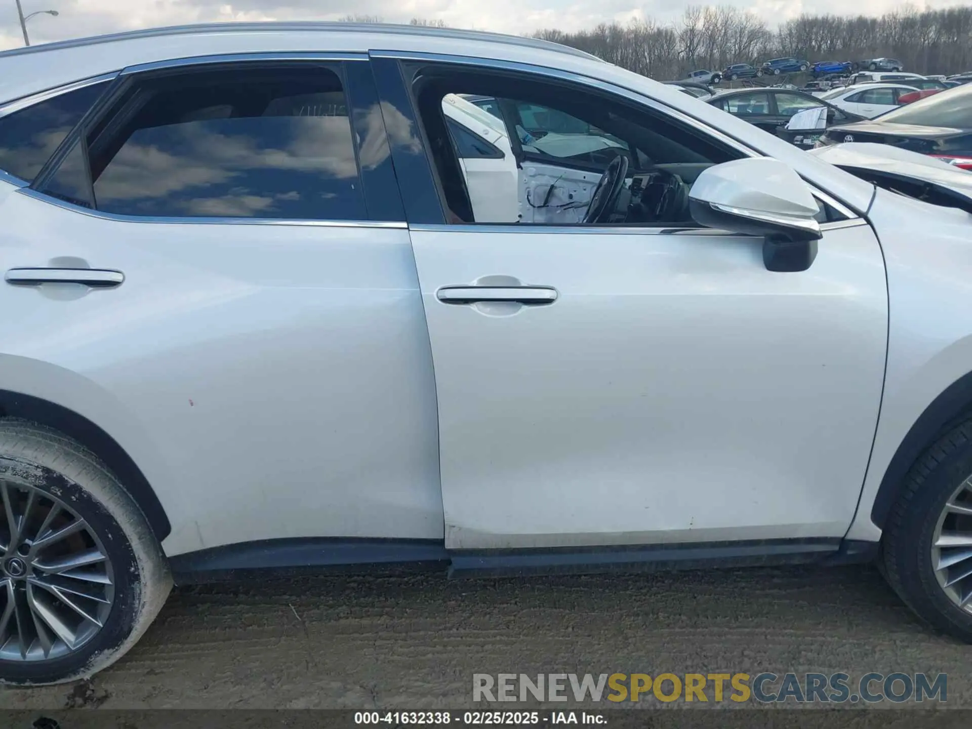 14 fotografías del automóvil dañado JTJGGCEZ3N5003887 LEXUS NX 350 2022