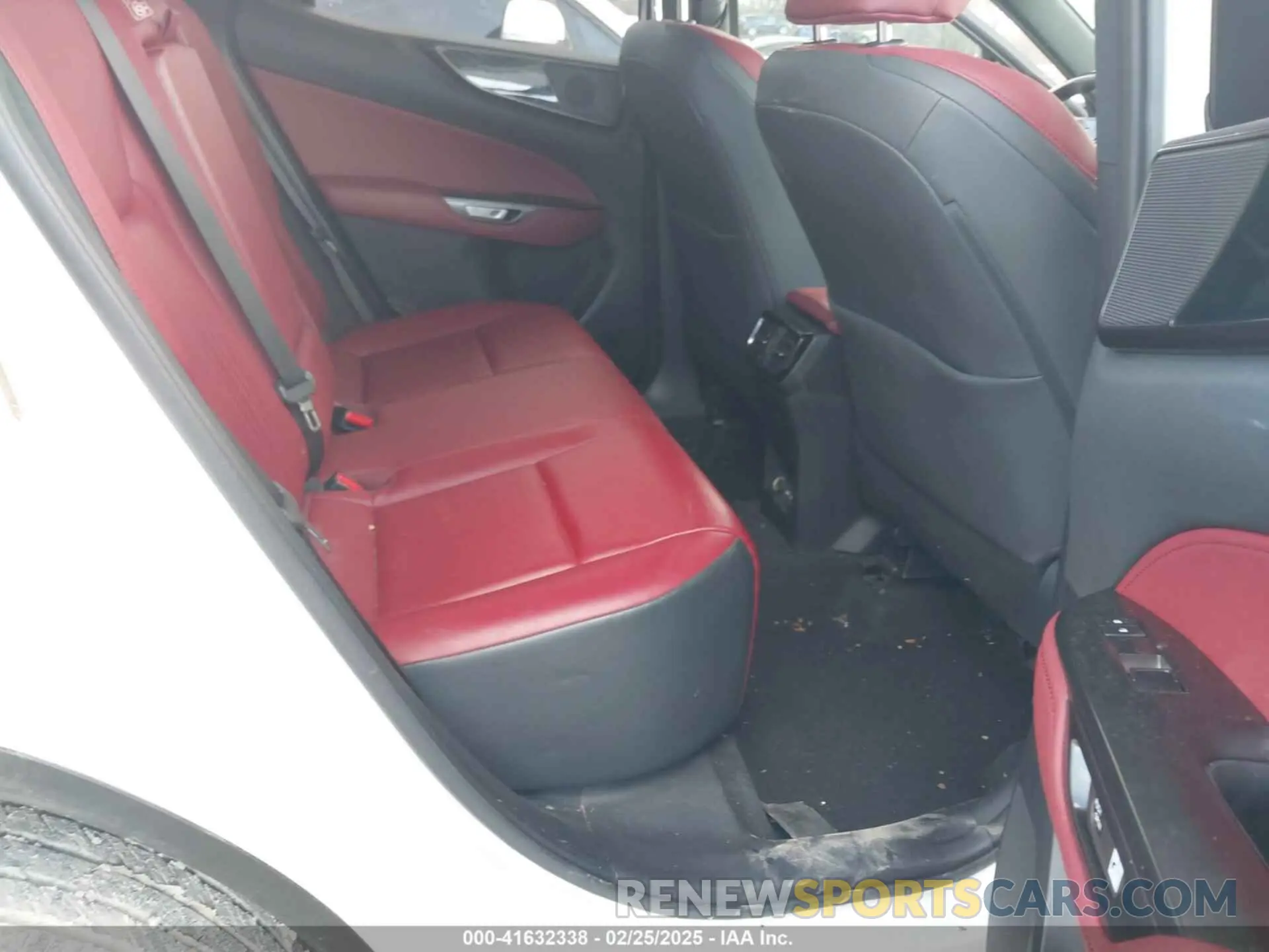 8 fotografías del automóvil dañado JTJGGCEZ3N5003887 LEXUS NX 350 2022